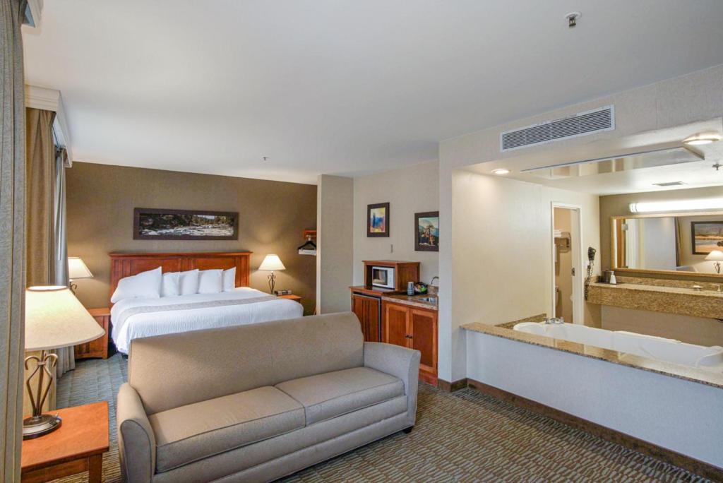 King Suite with Spa Bath