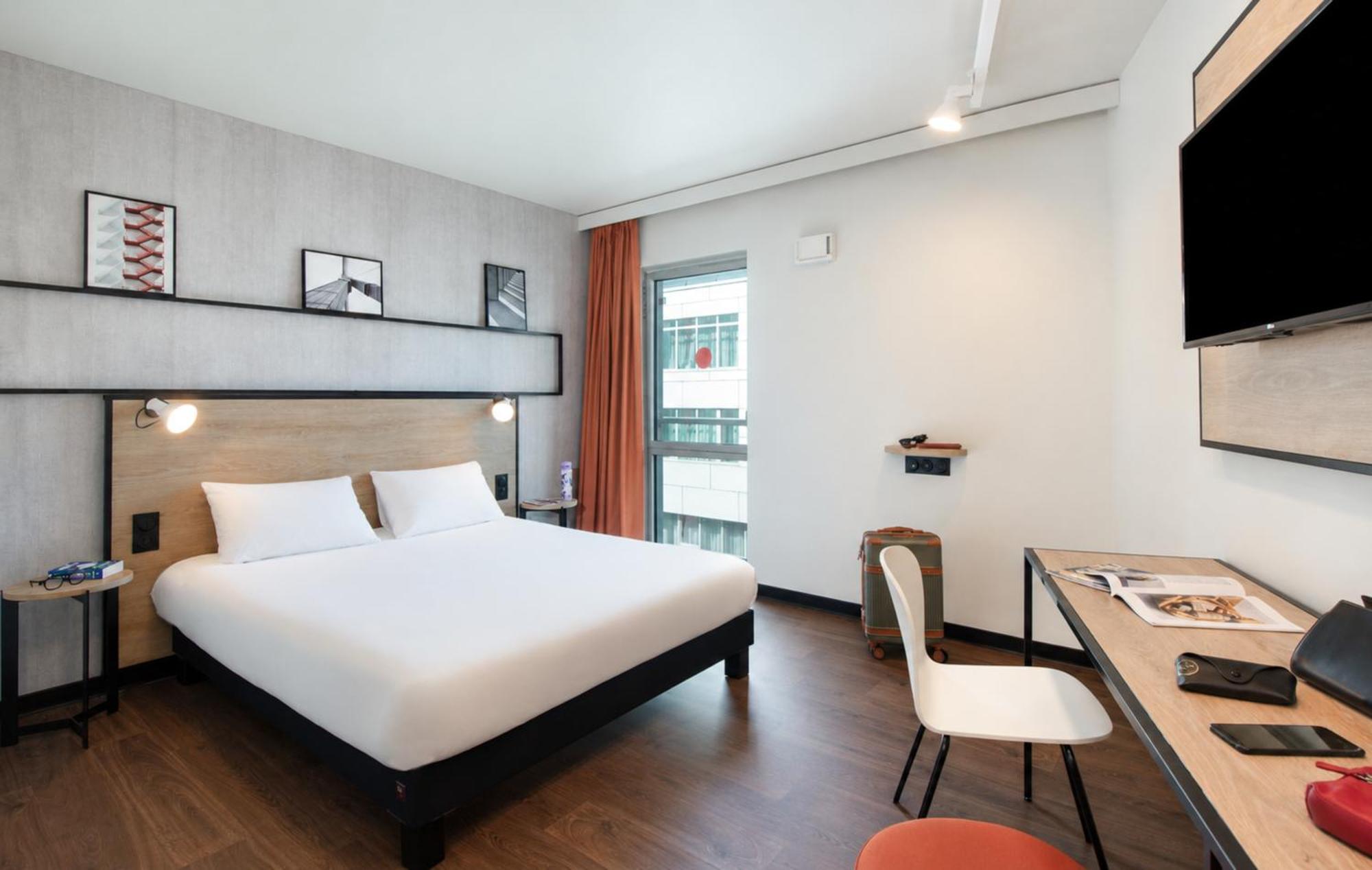 Standard Queen Room
