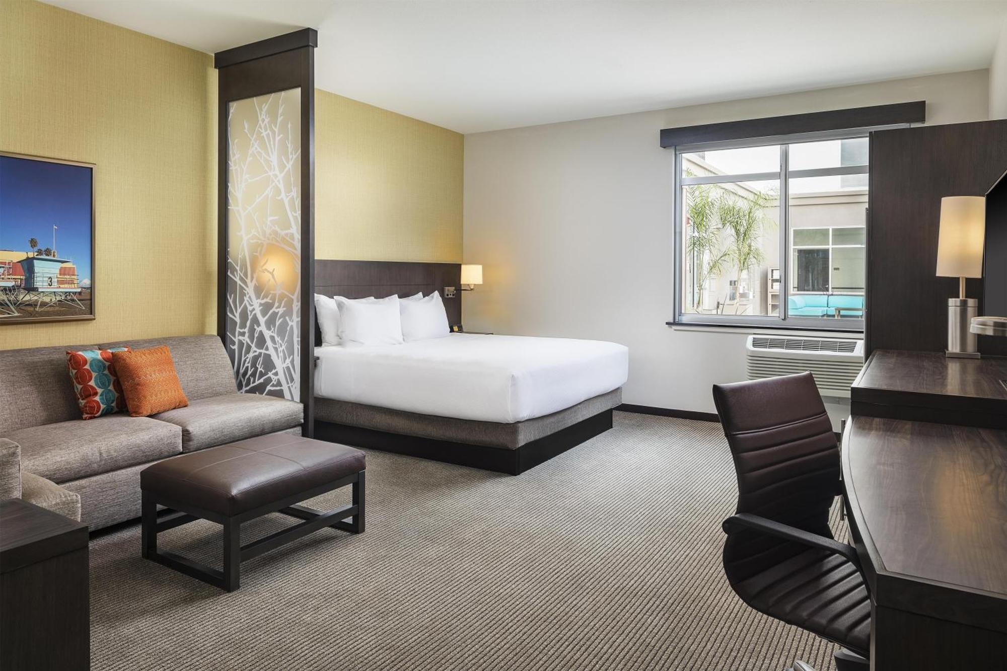 King Room with Sofa Bed
