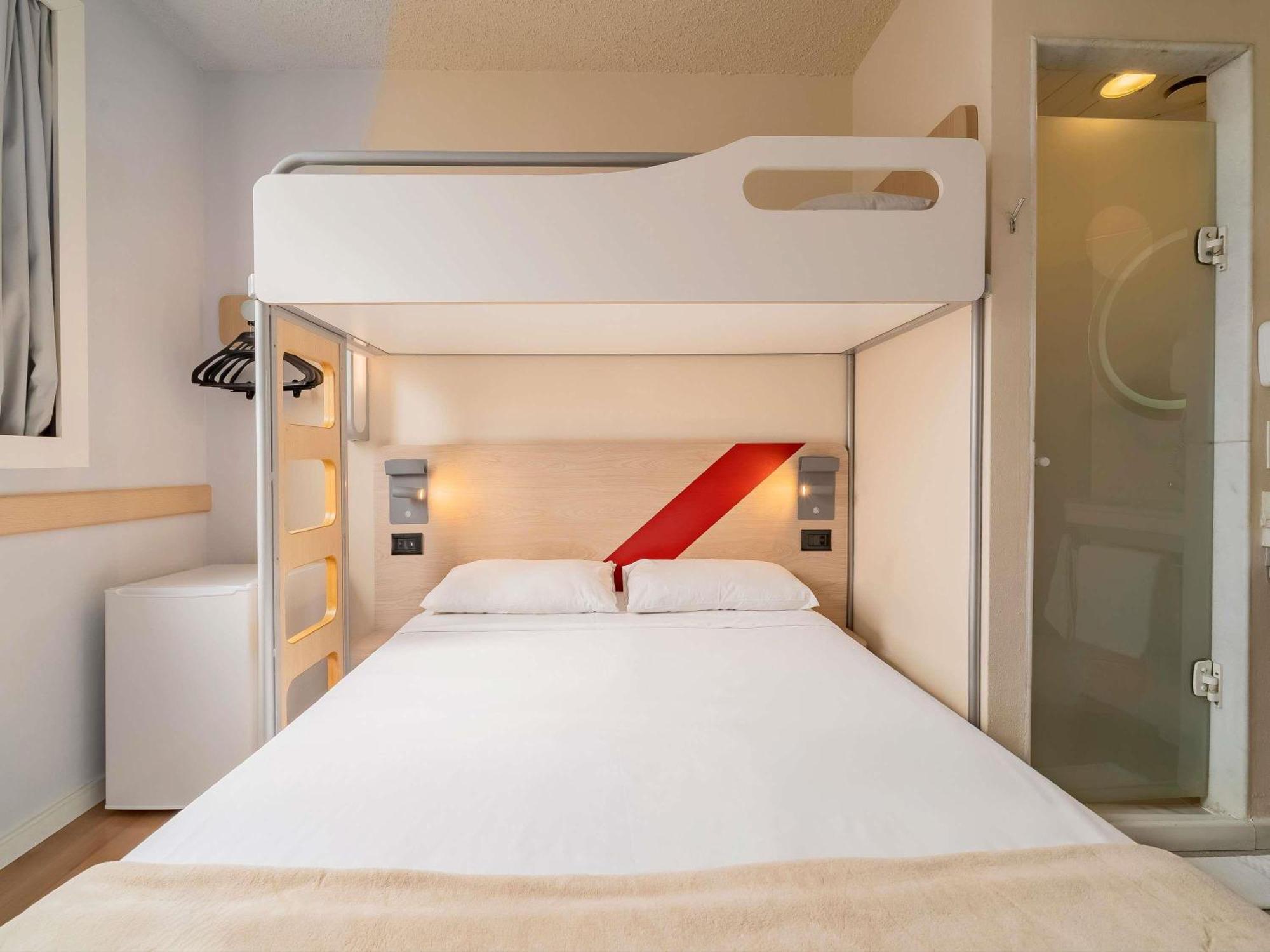 Superior Apartment One Double One Single Bed