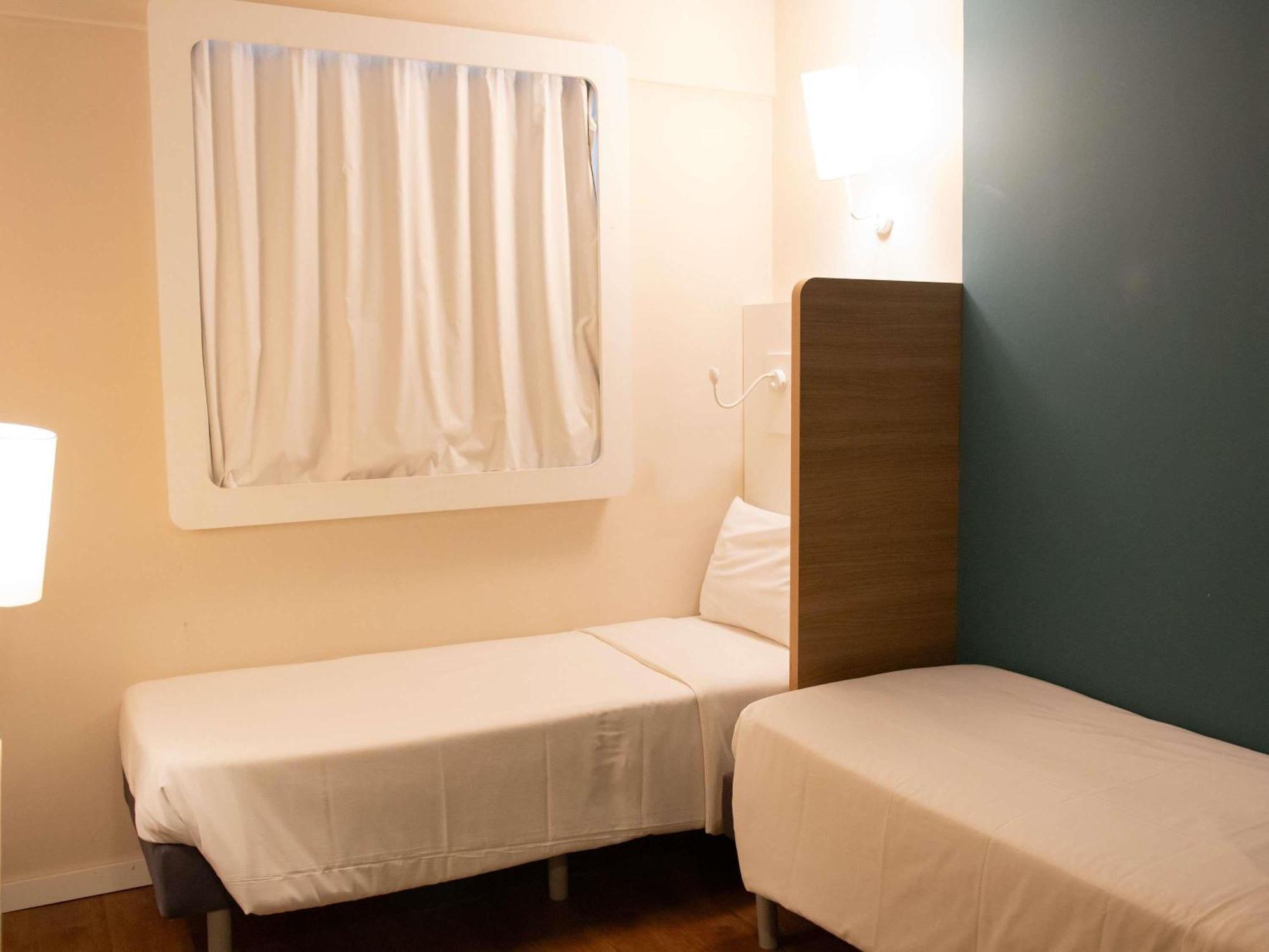 Standard Apartment Twin Beds