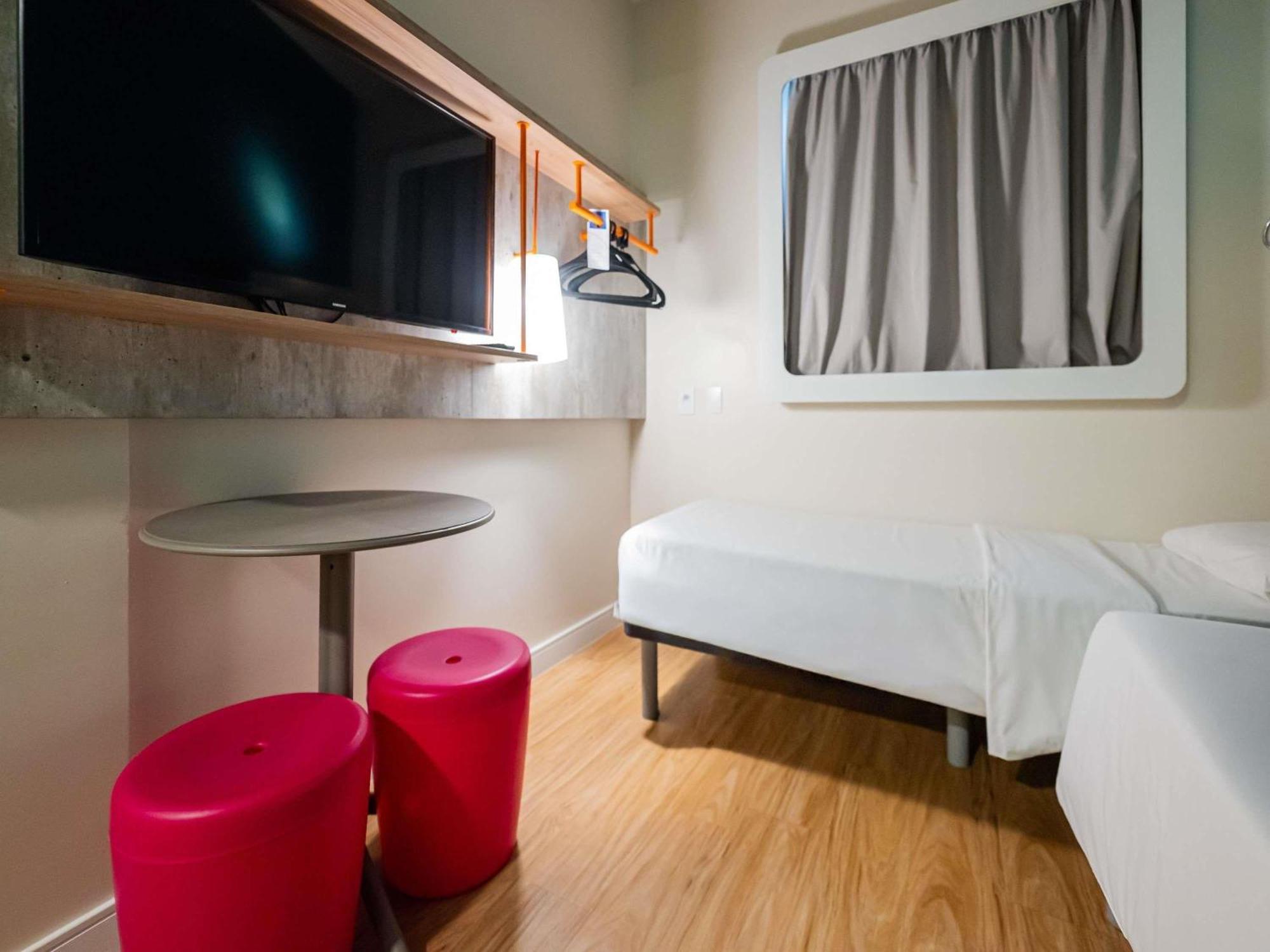 Apartment Twin Beds