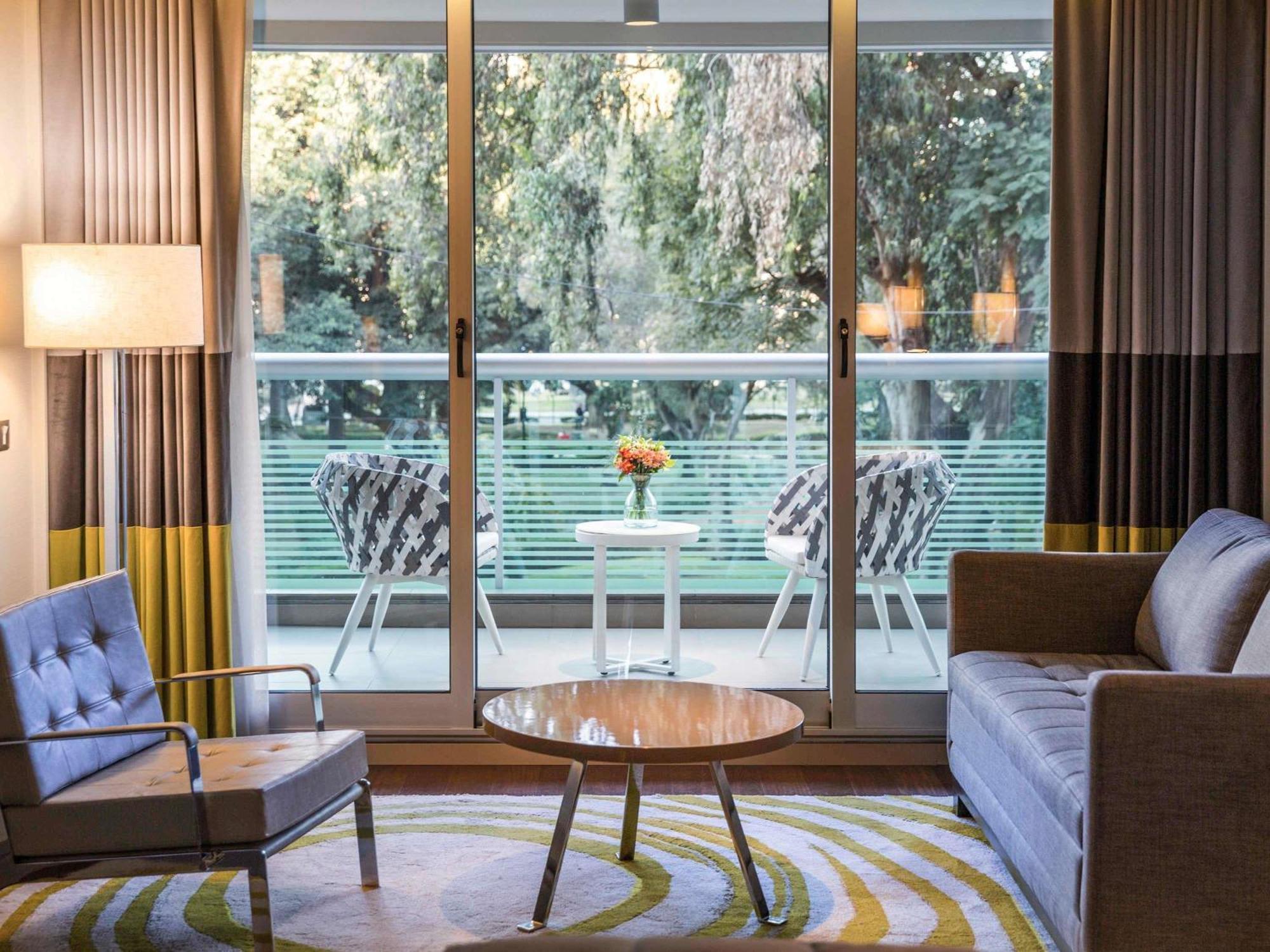 Deluxe King Suite Balcony Park View