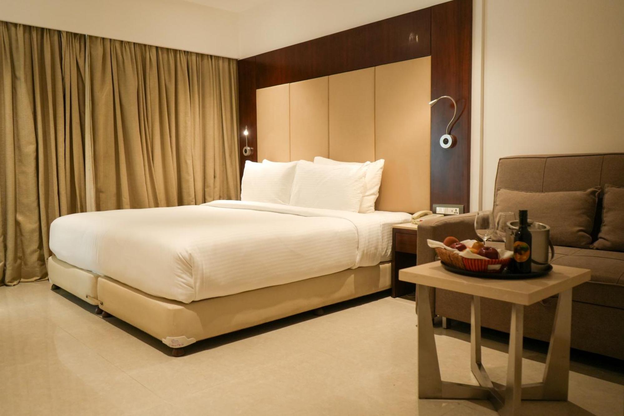 Club Room Jacuzzi