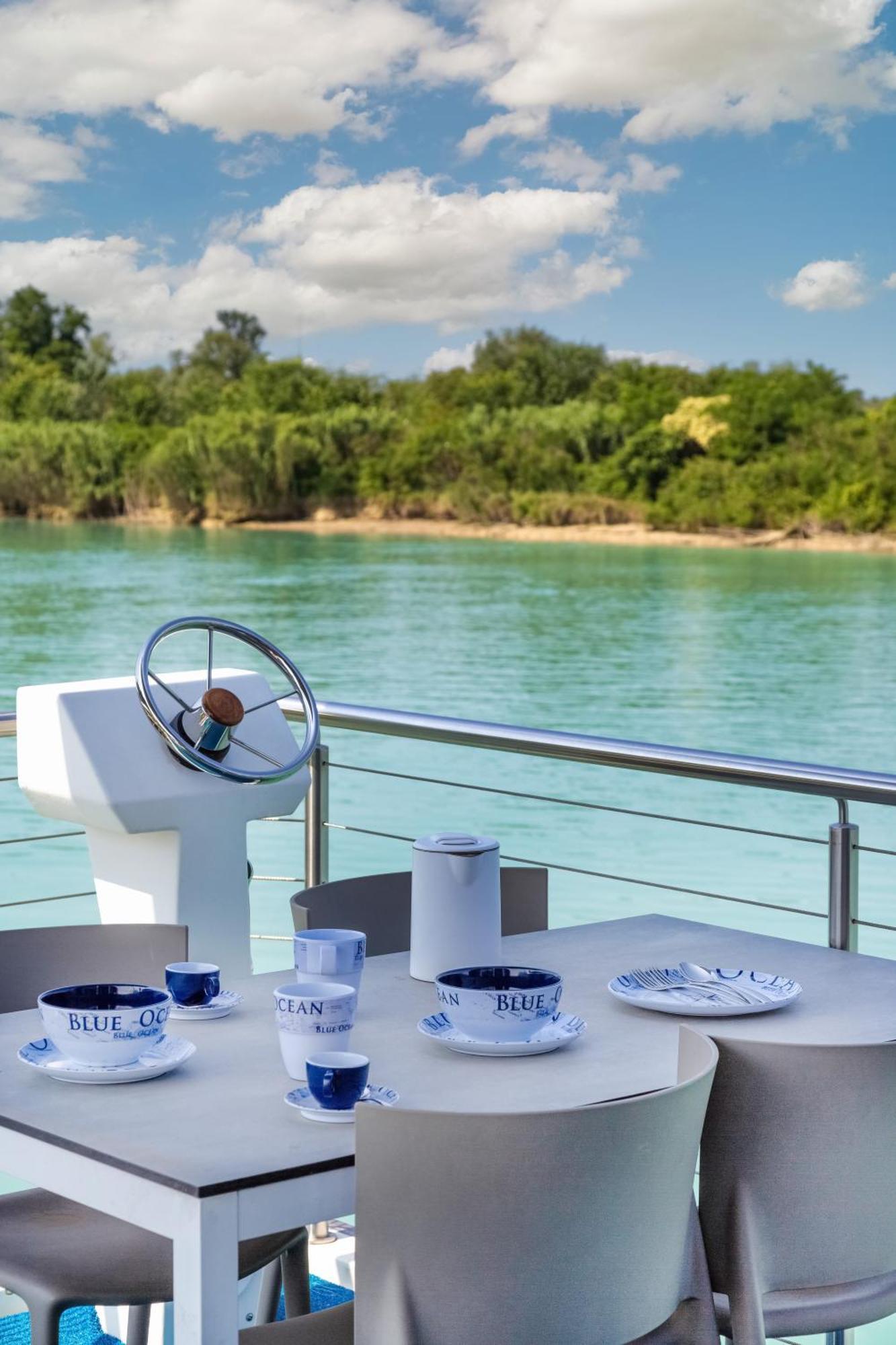 Houseboat River View