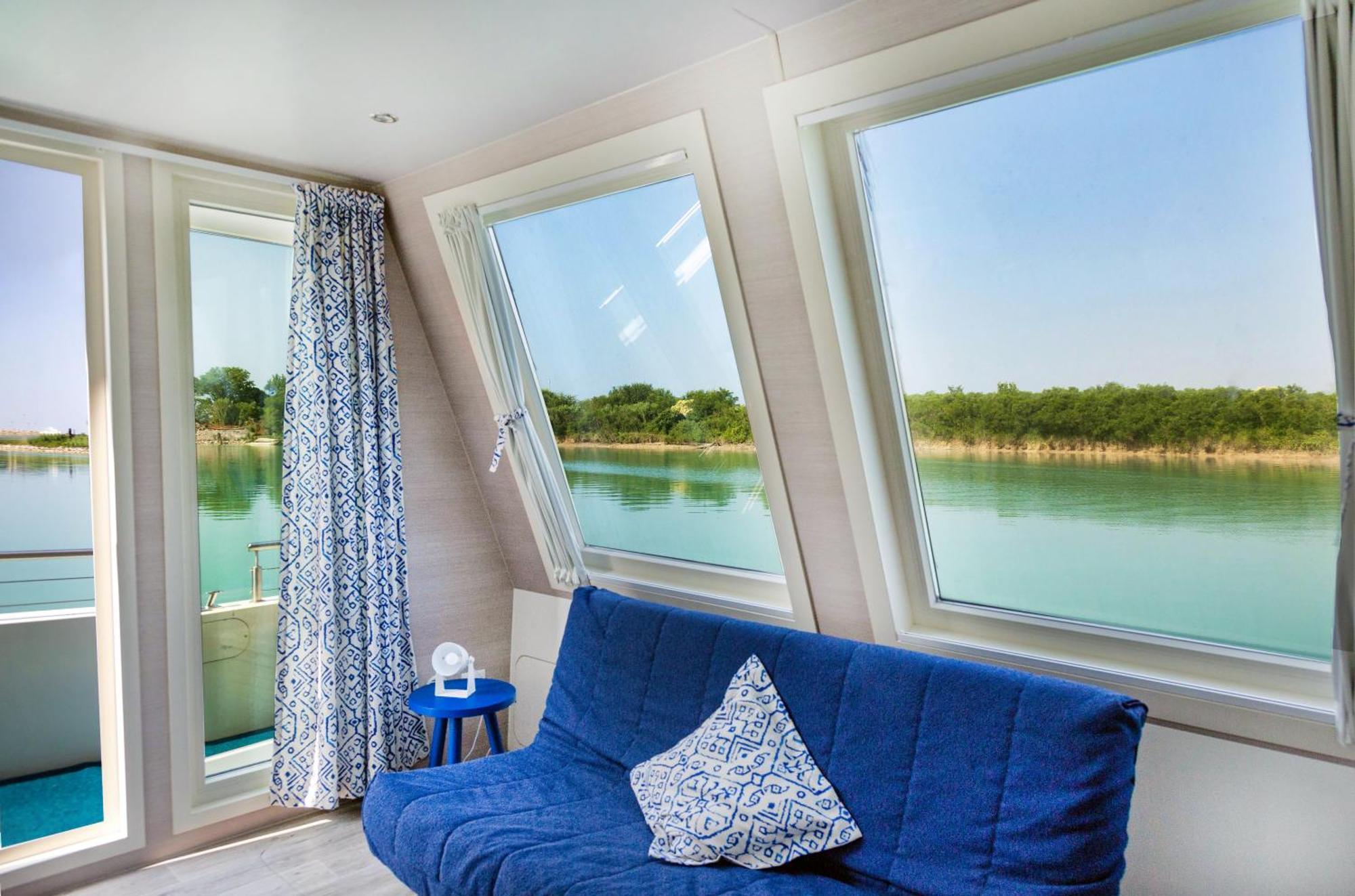 Houseboat River View