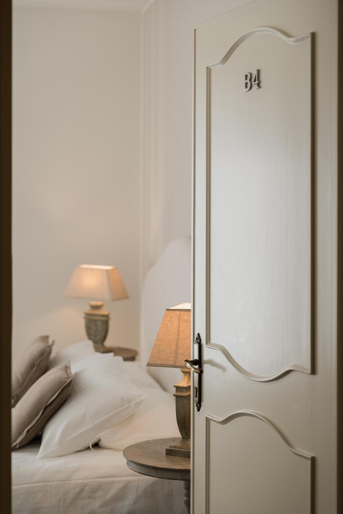 Double or Twin Room Lake View