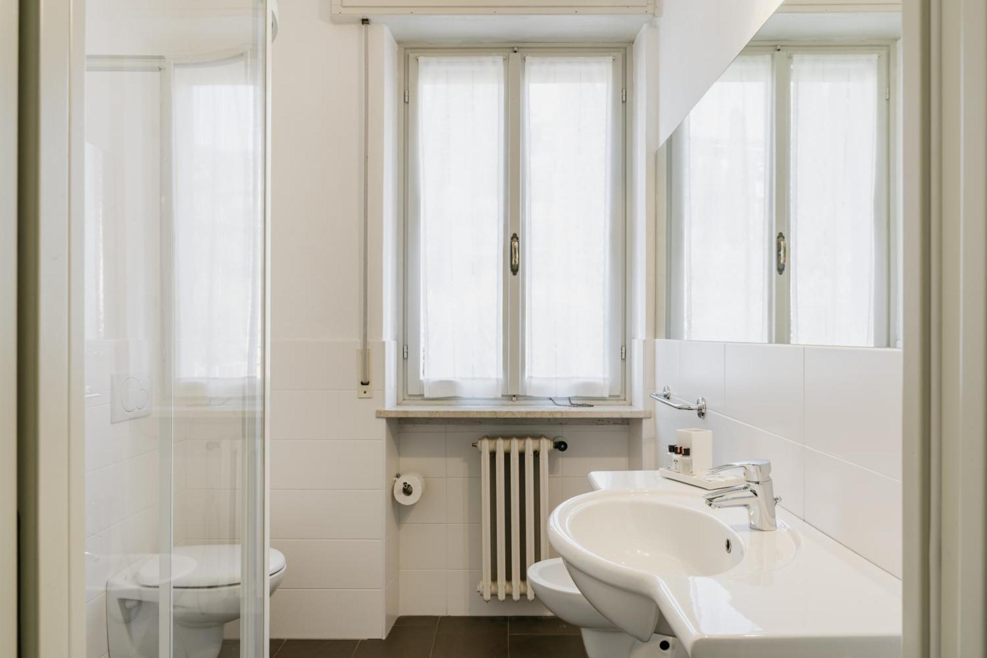 Double or Twin Room Lake View