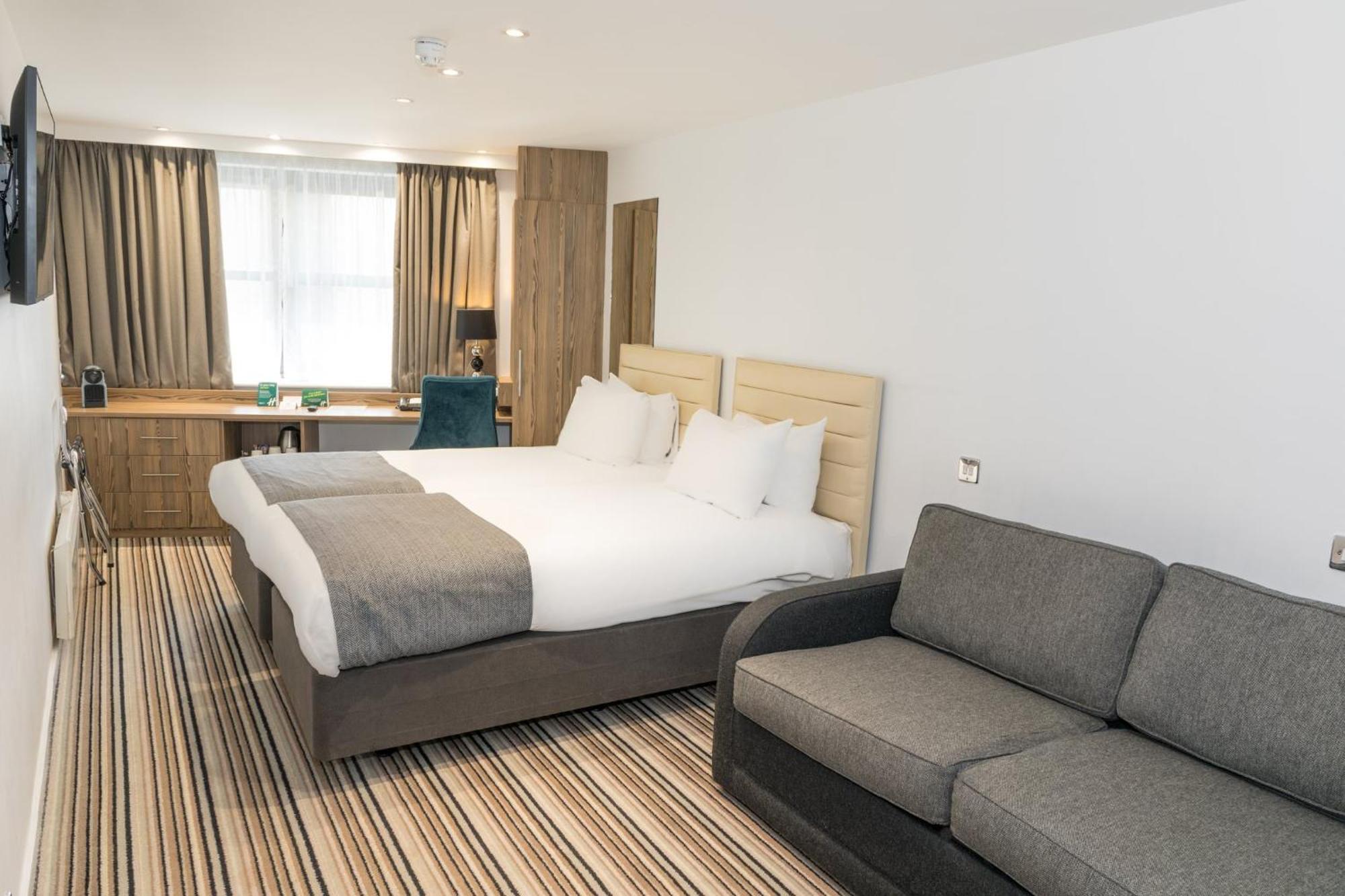 Room Two Single Beds Sofa Bed Non-Smoking