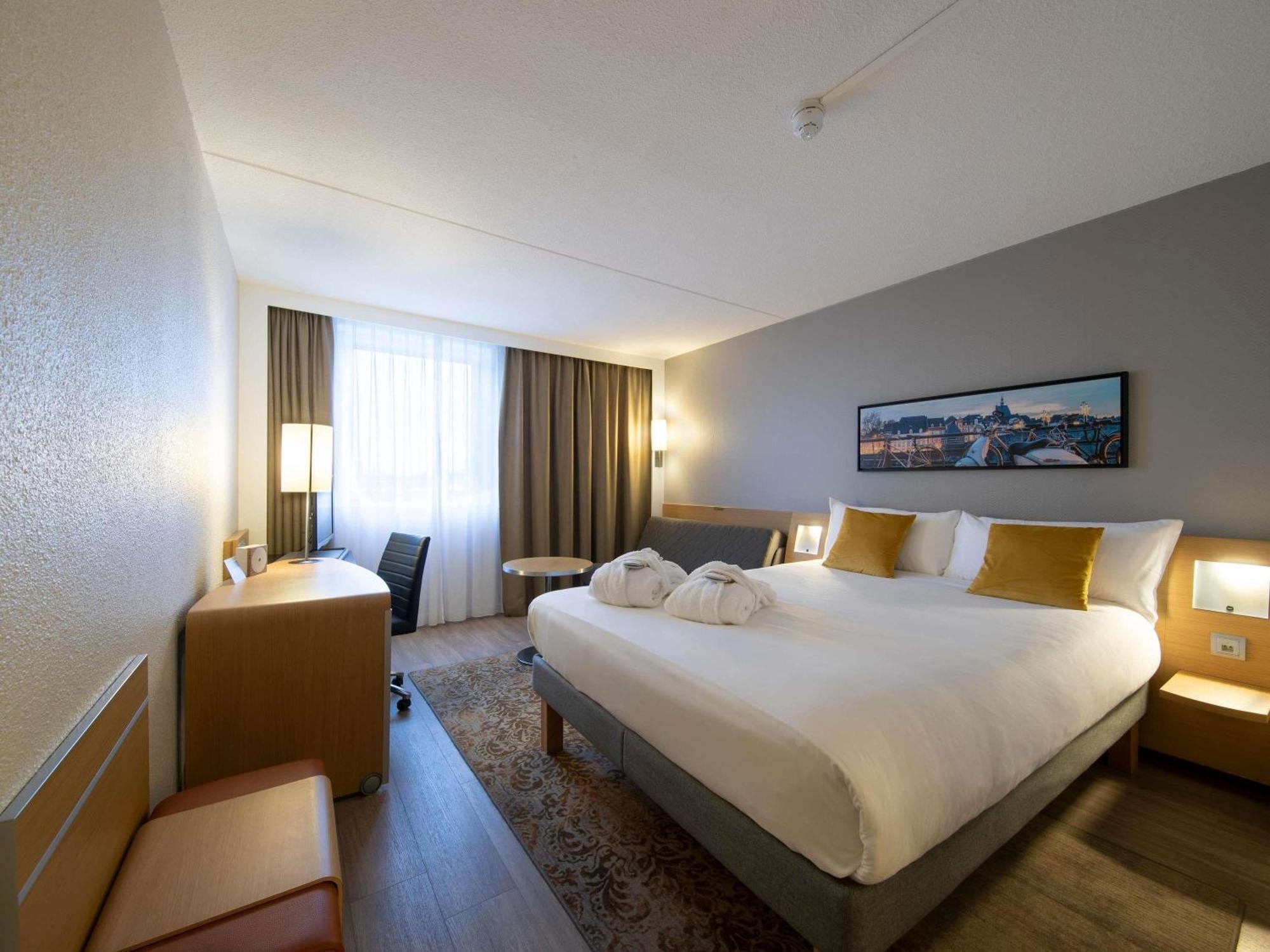 Deluxe Double Room Garden Side