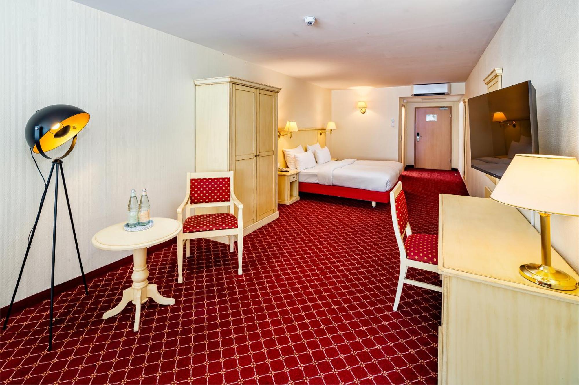 Large Double or Twin Room