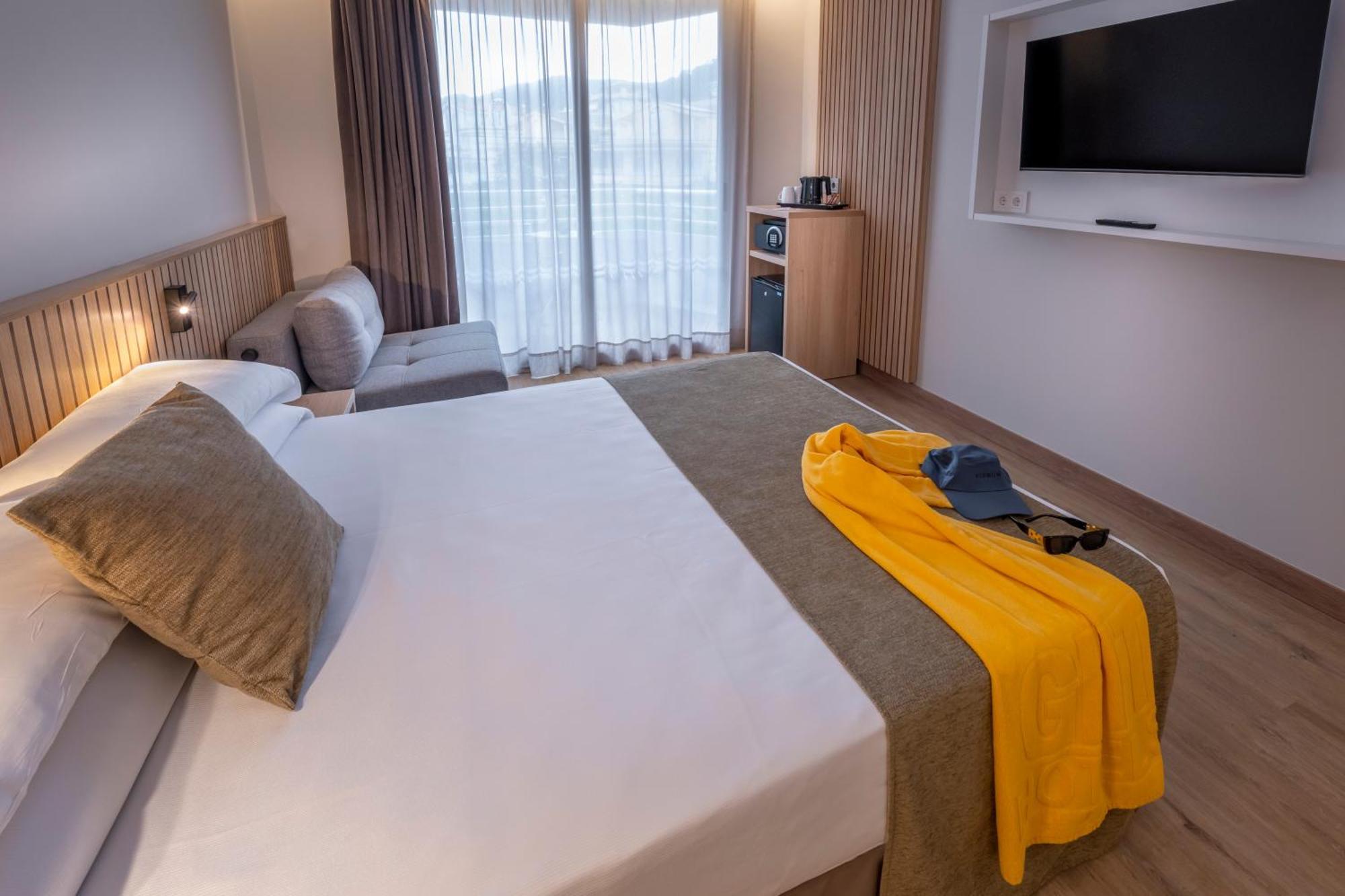 Double or Twin Room Balcony