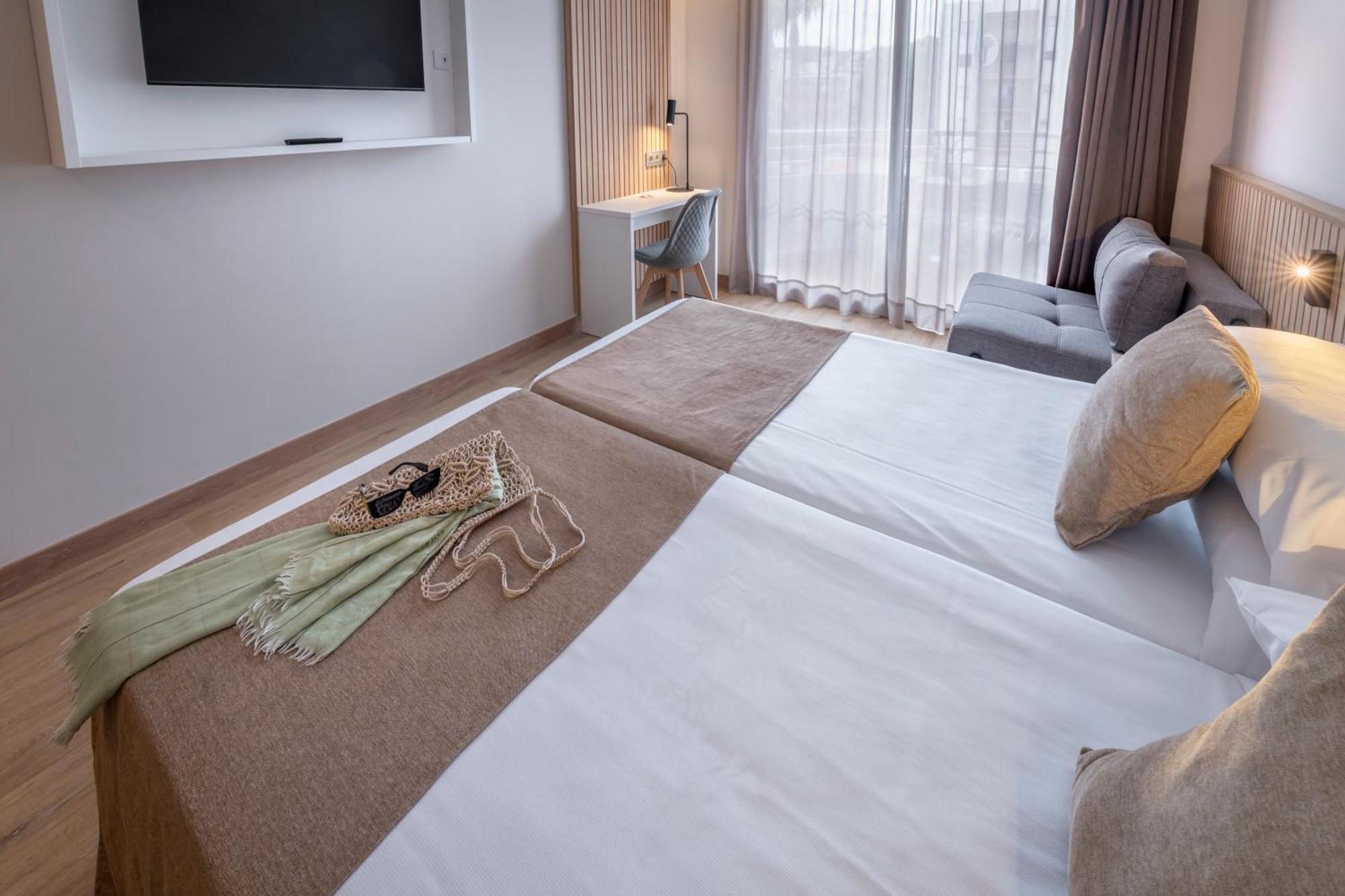 Double Room Extra Bed Balcony