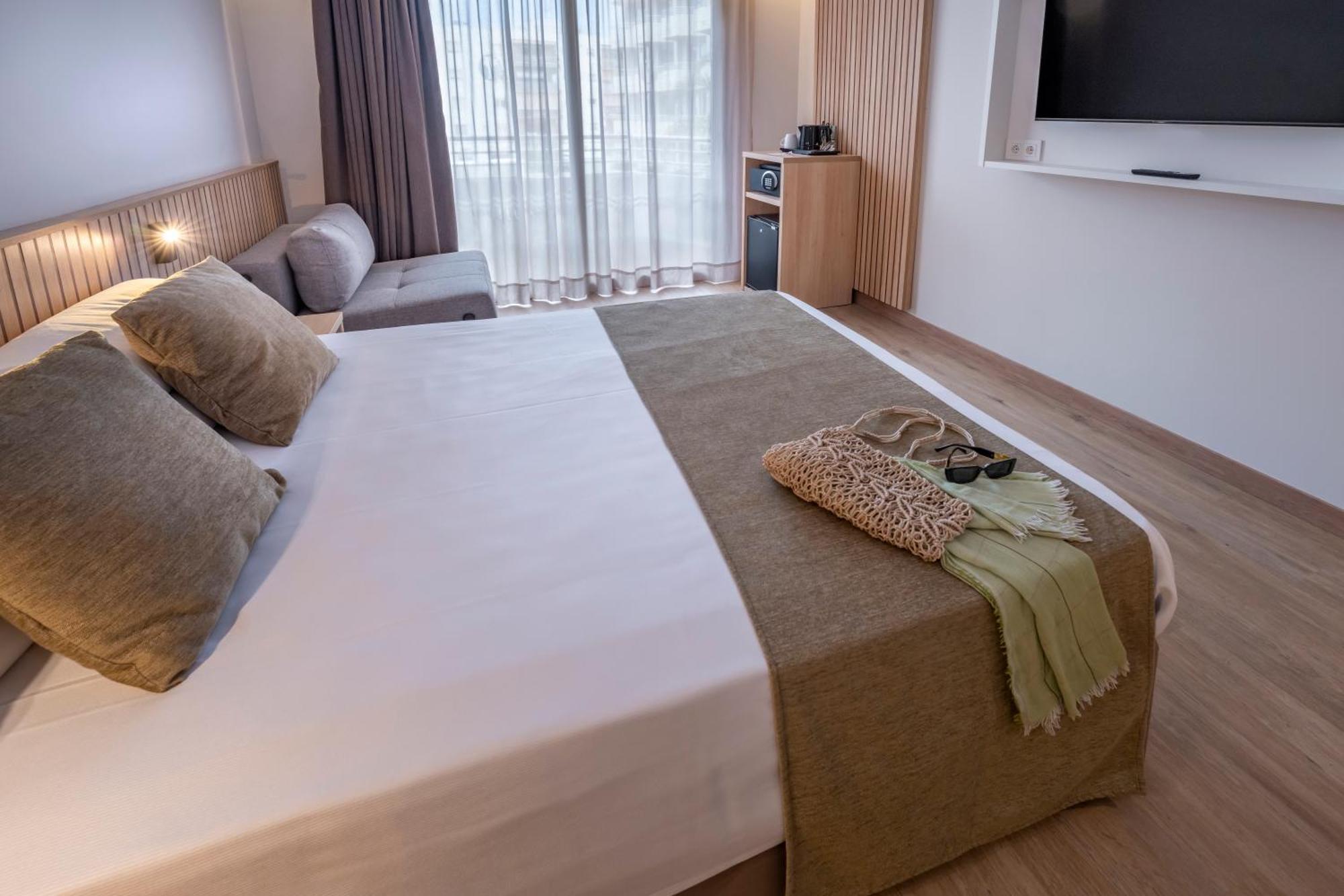 Double or Twin Room Balcony