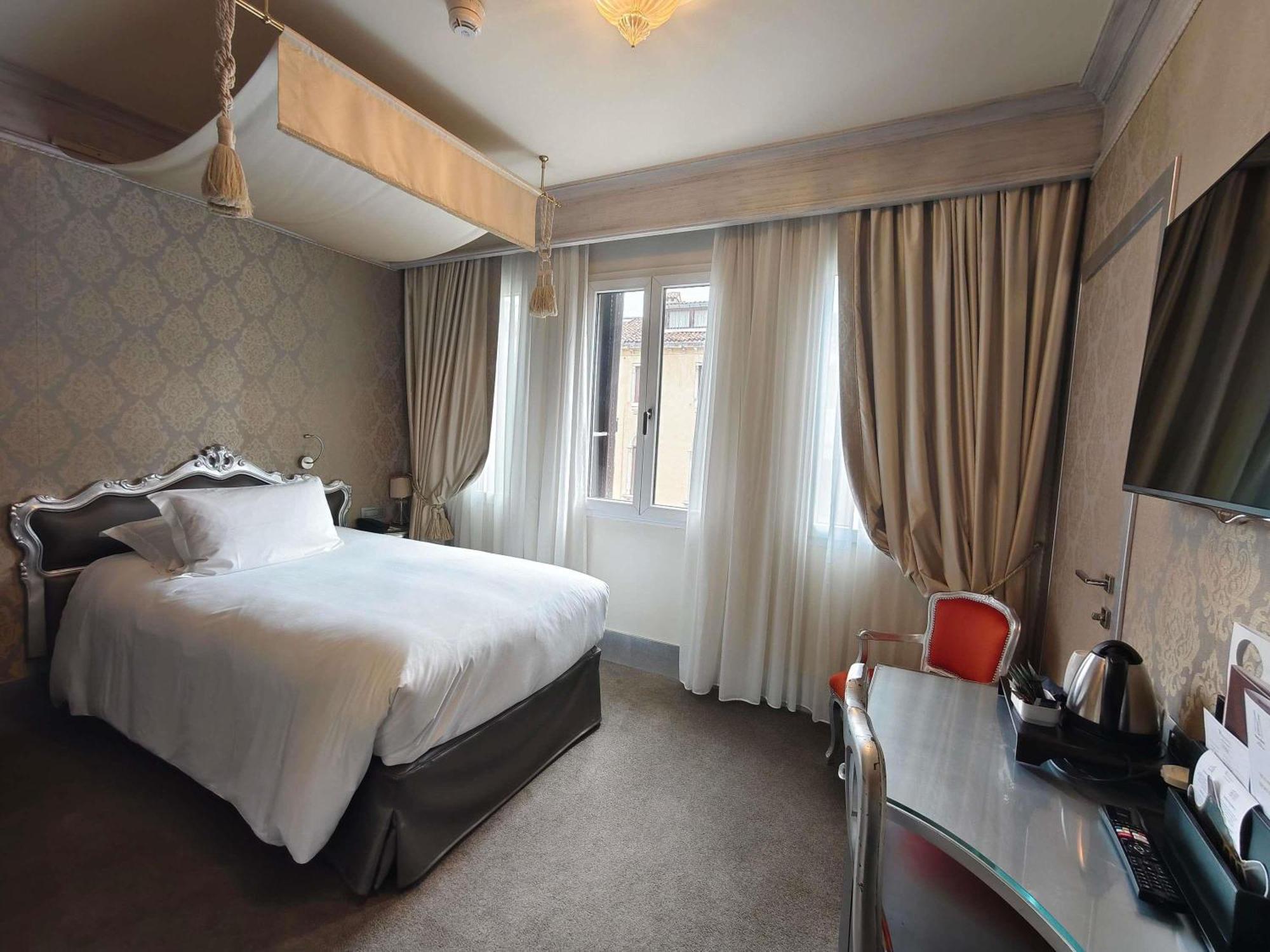 Superior Single Room City View,1772056465:JPEG