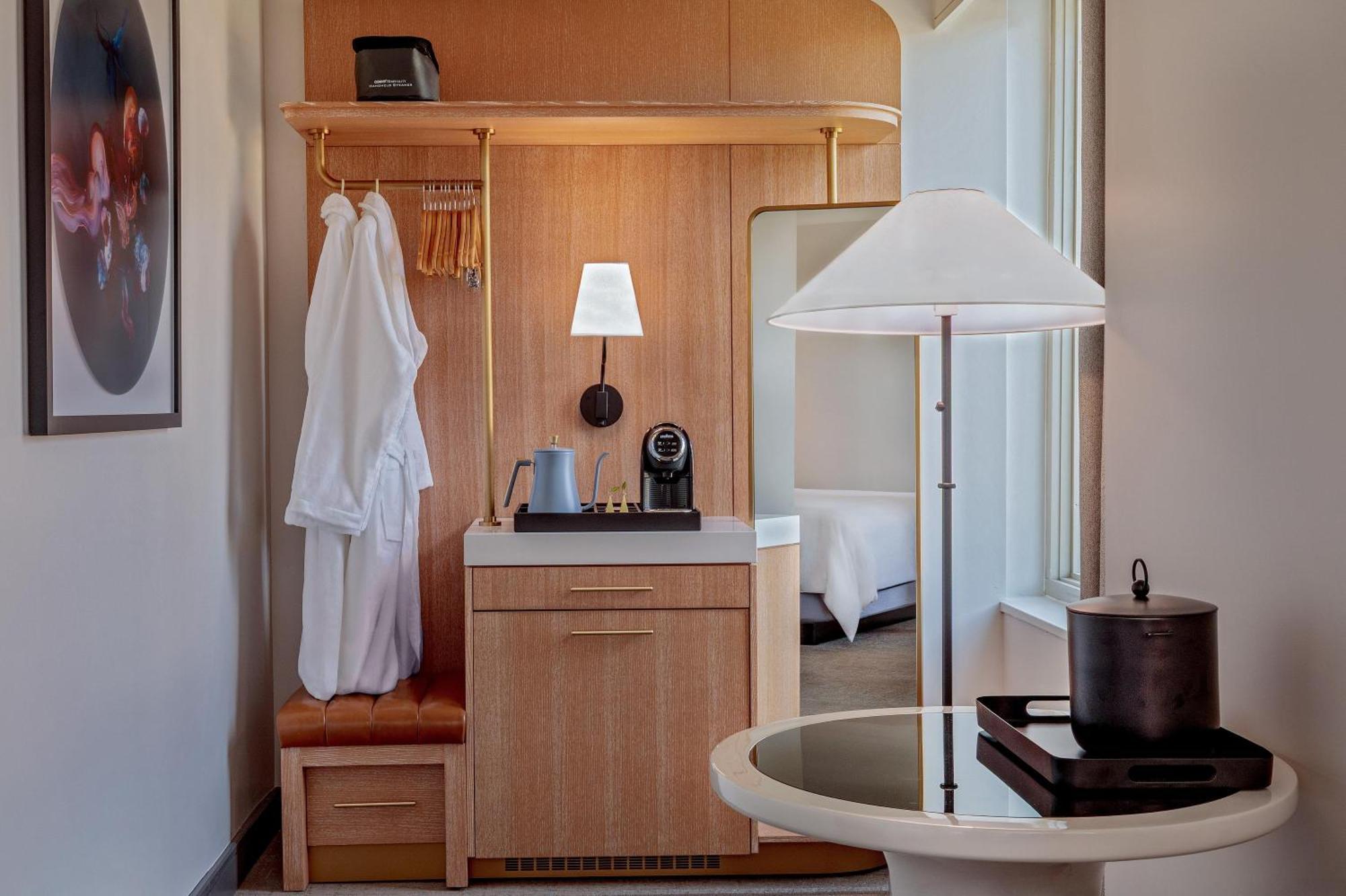 Standard Zimmer mit Kingsize-Bett