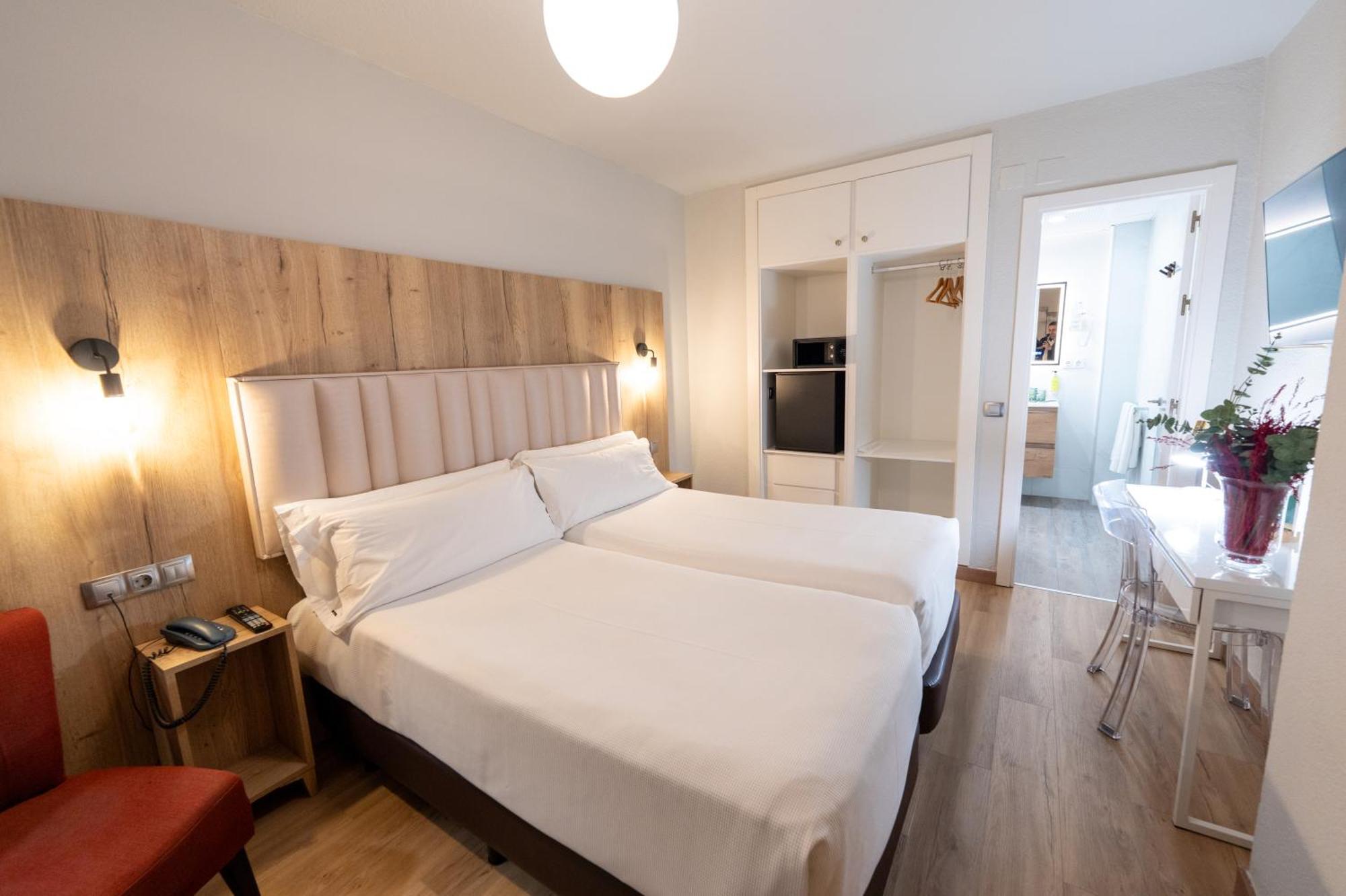 Double Room 2 beds