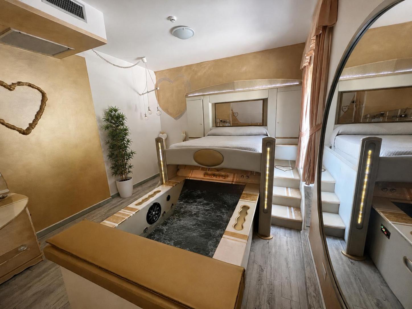 Suite Spa Bath,1772059832:JPEG