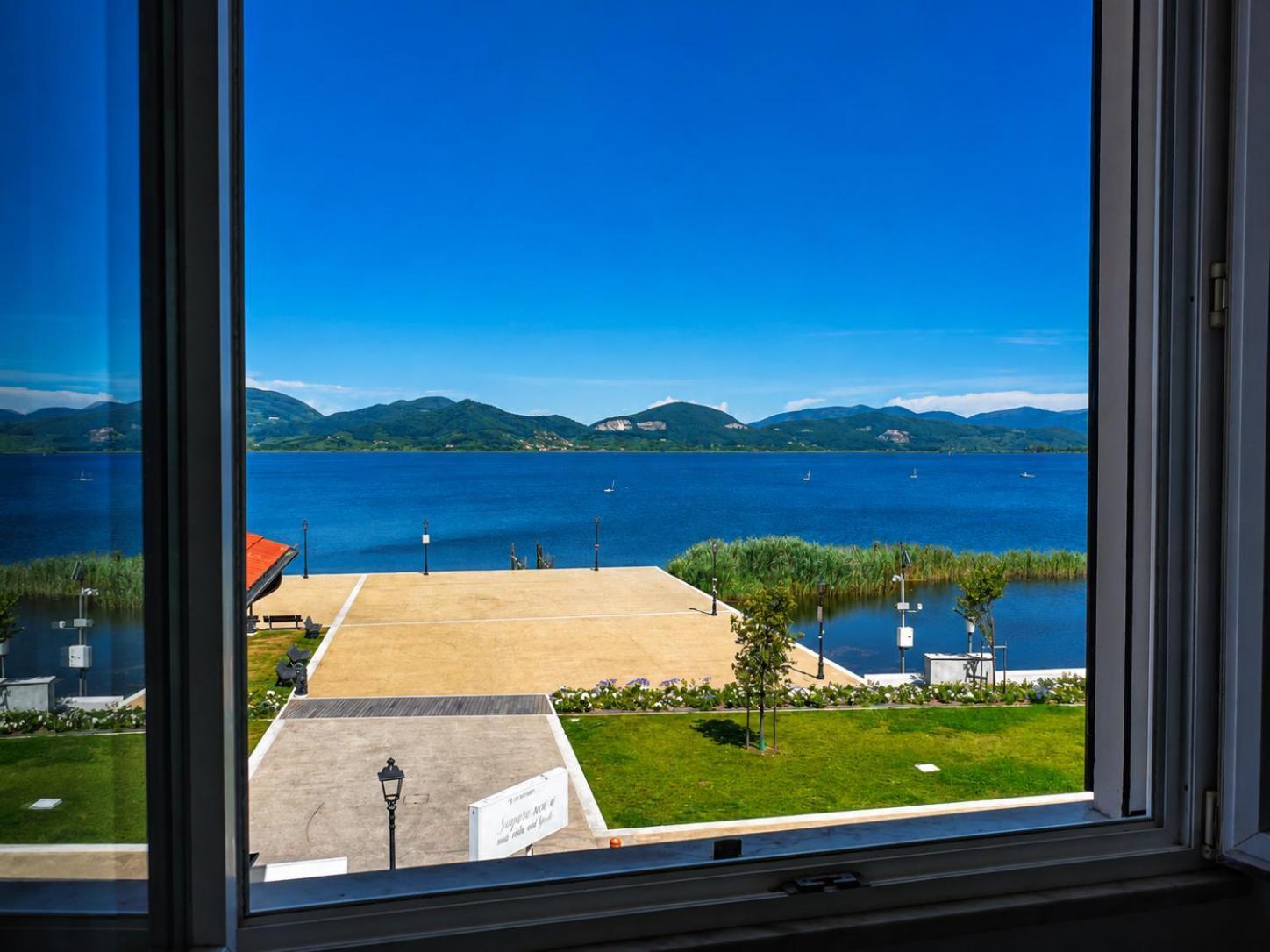 Single Room Lake View