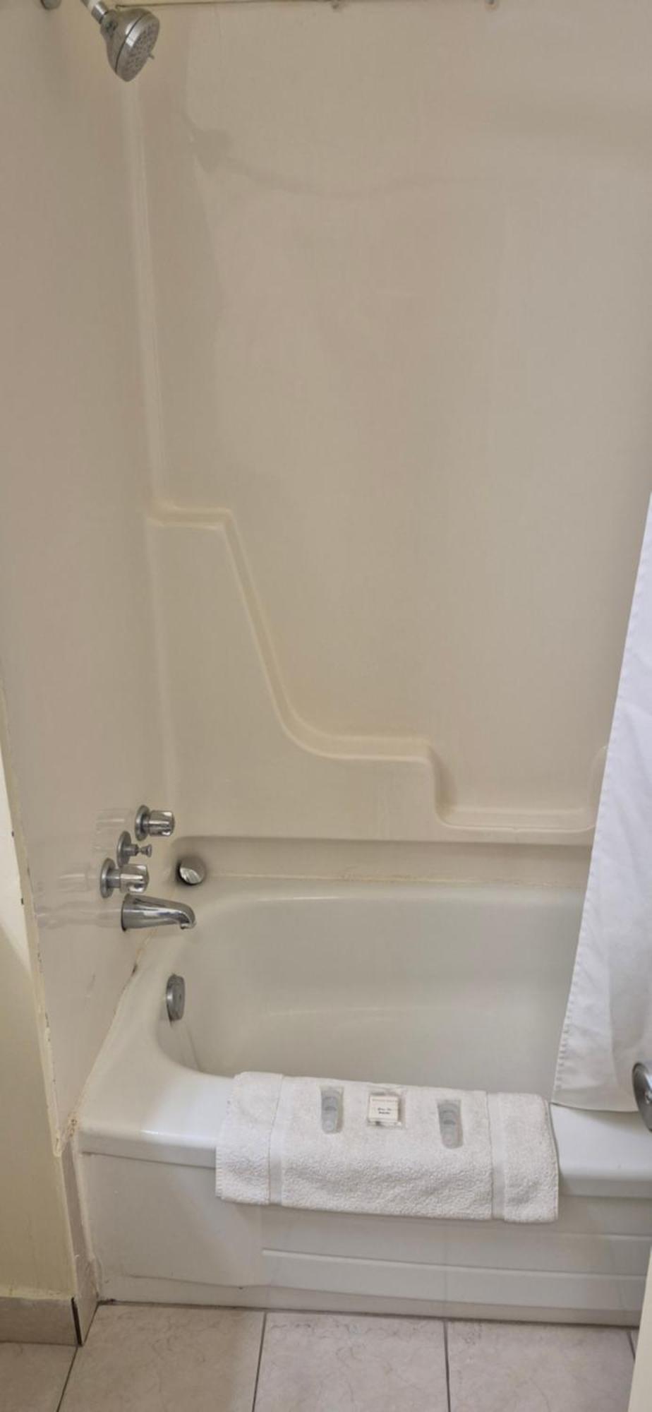 Deluxe King Rooms Microwave,1772069113:JPEG