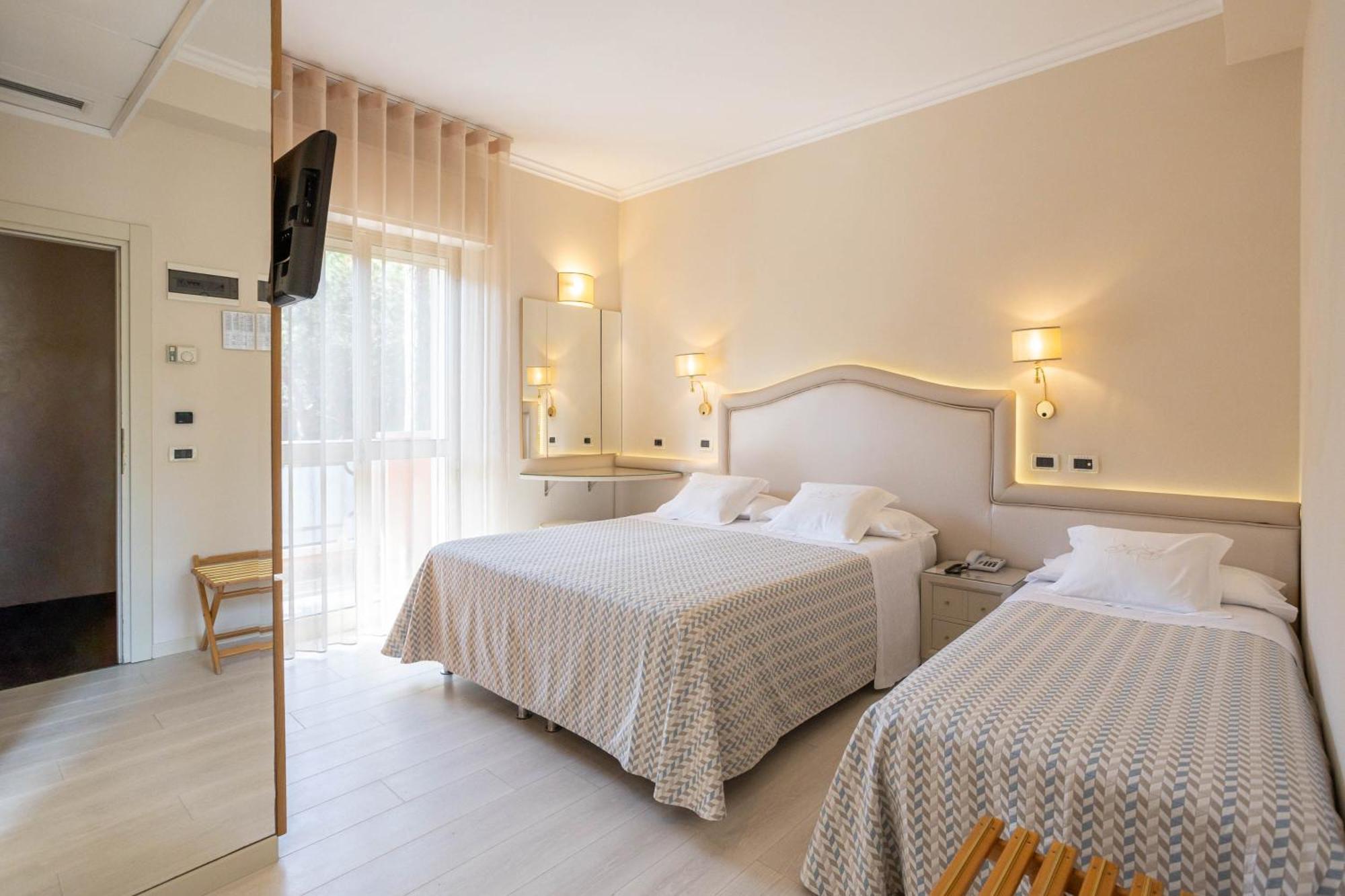 Superior Triple Room Side Sea View