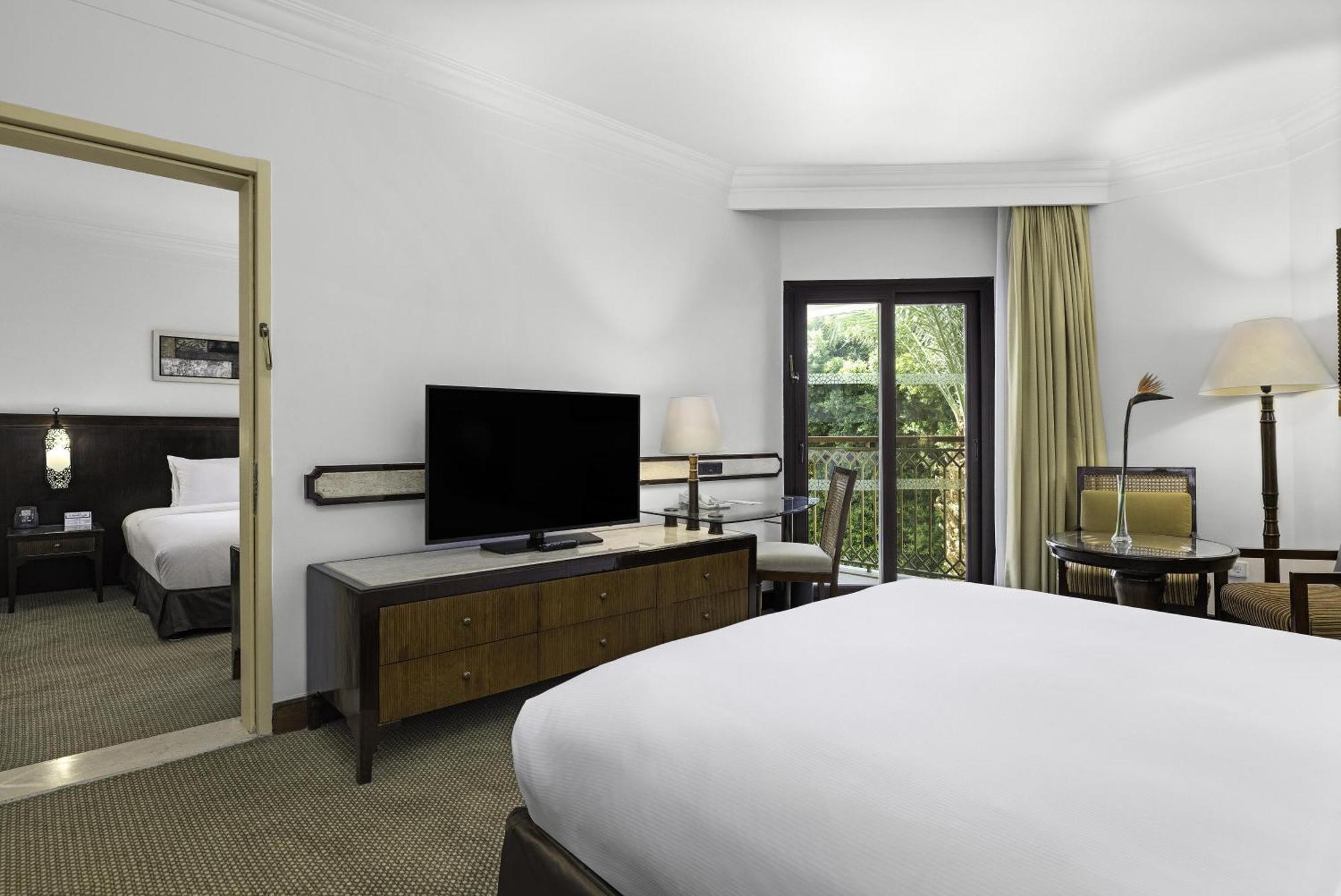 Family King Room Connected Twin