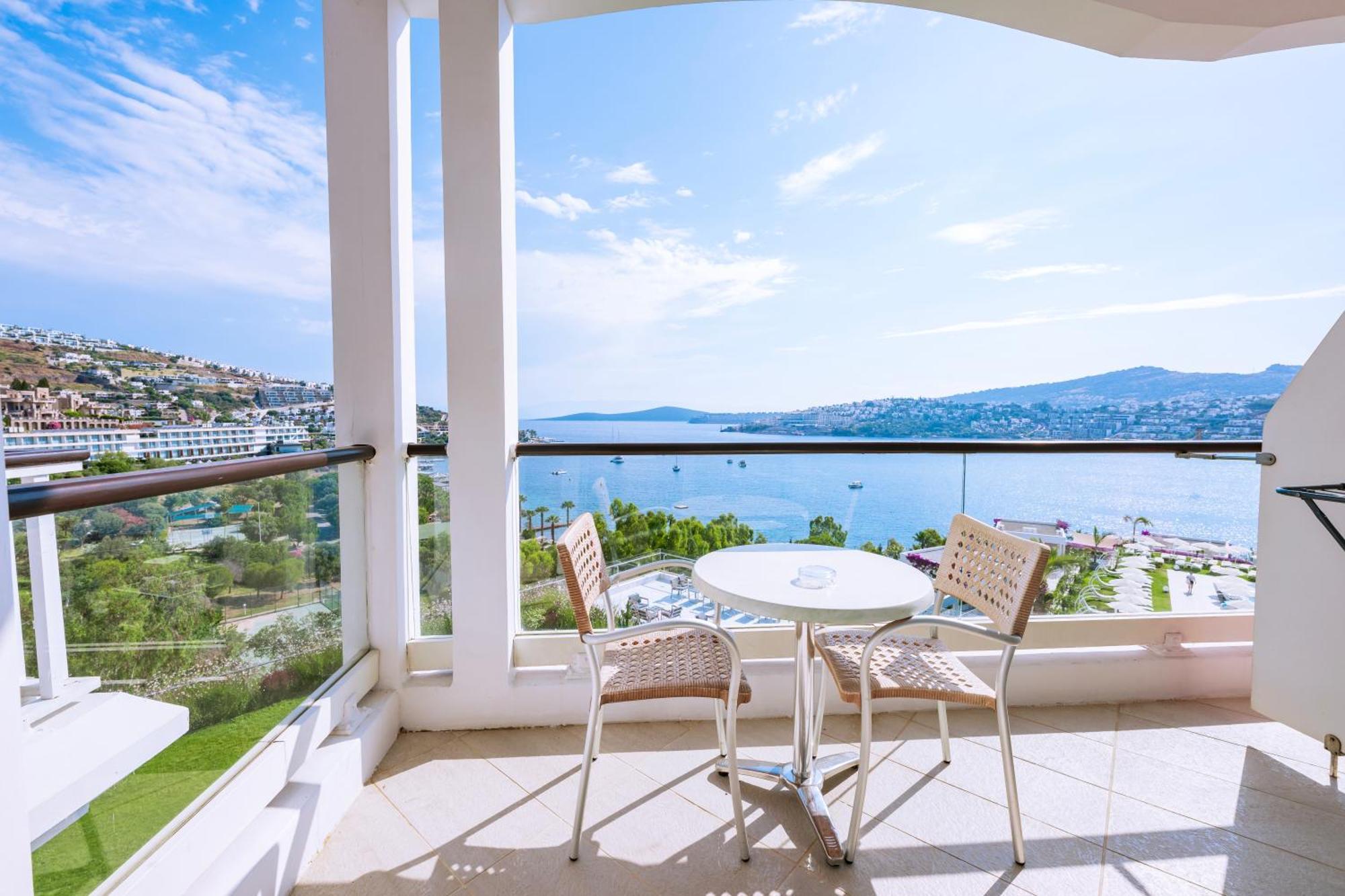 Deluxe Double or Twin Room Sea View