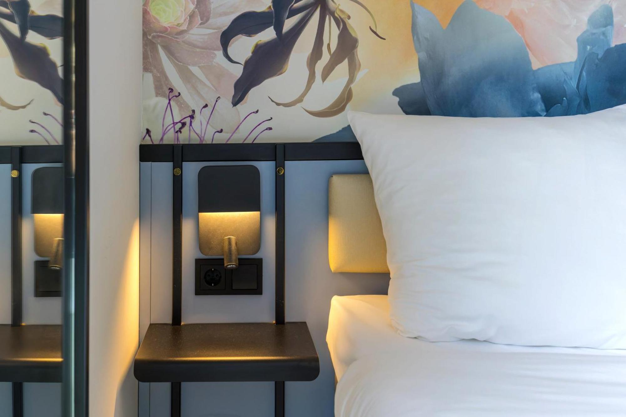 Queen Room,1772077773:JPEG
