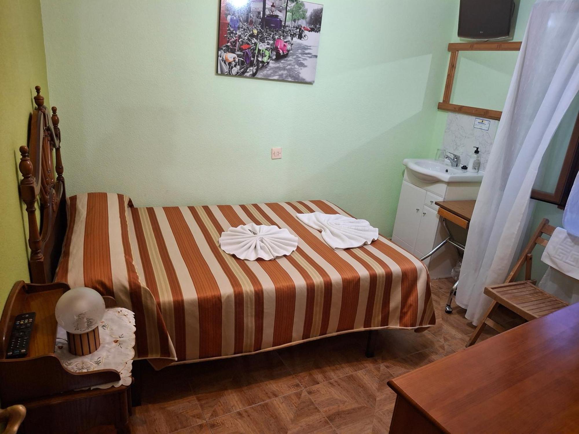 Budget Single Room