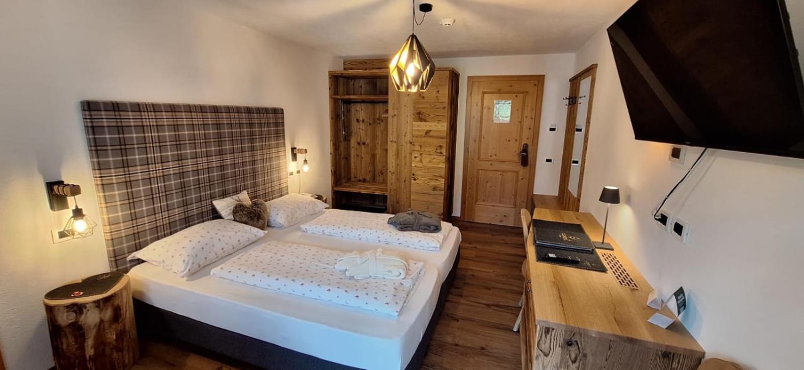 Double Room Mountain View