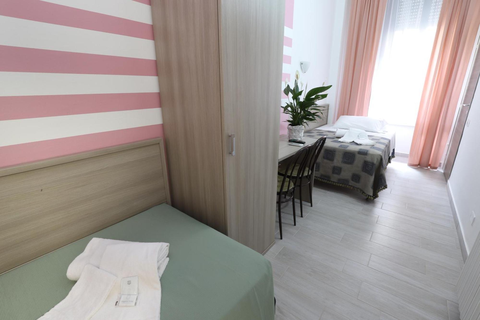 Twin Room Private Bathroom