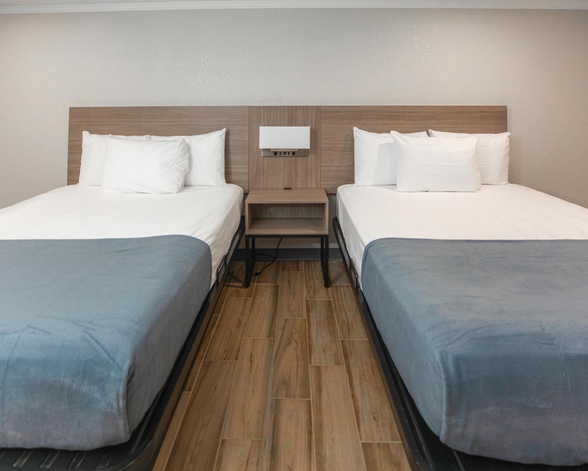 Deluxe Queen Room Two Queen Beds Non-Smoking
