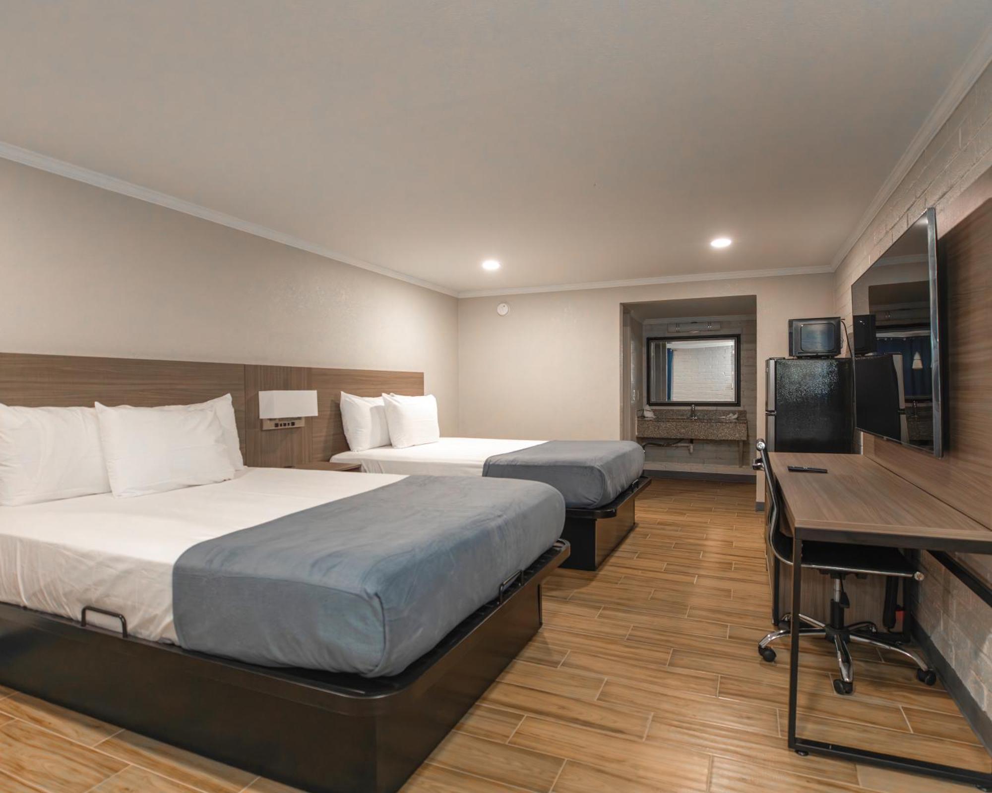 Deluxe Queen Room Two Queen Beds Non-Smoking