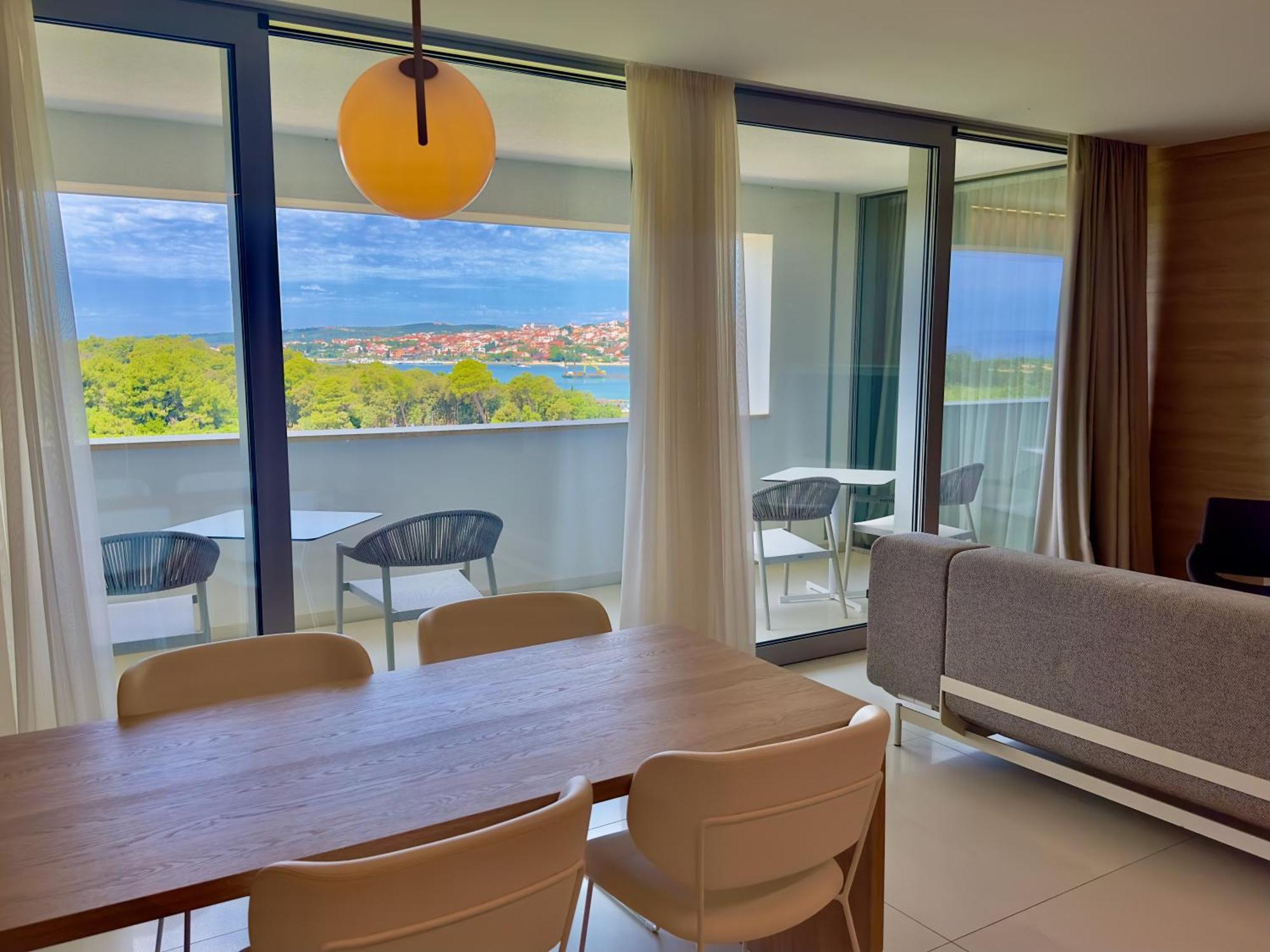 Deluxe Suite Balcony Sea View