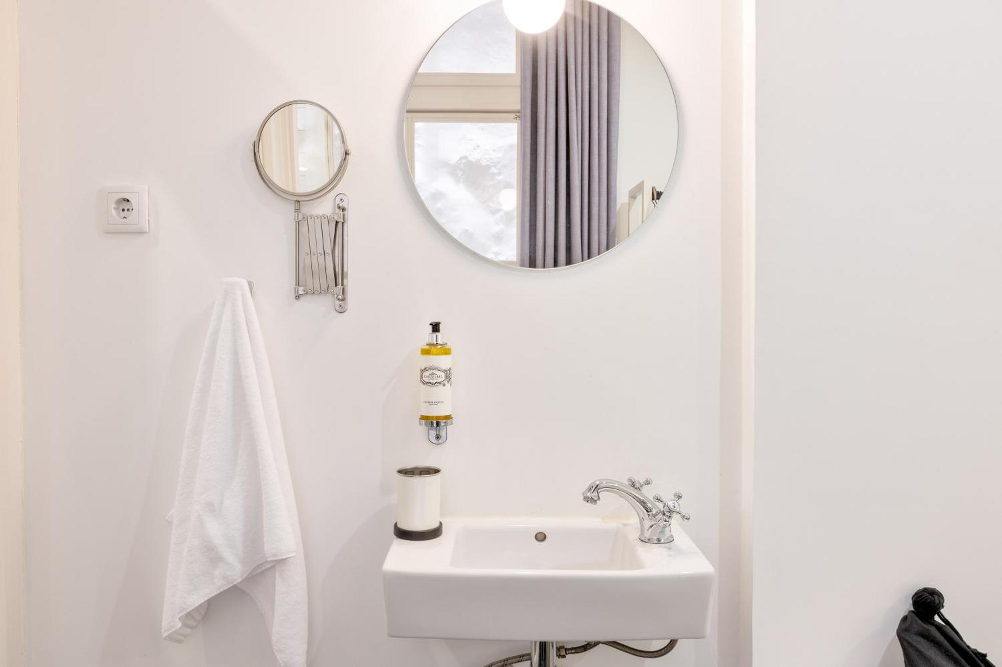 Budget Interior Single Room