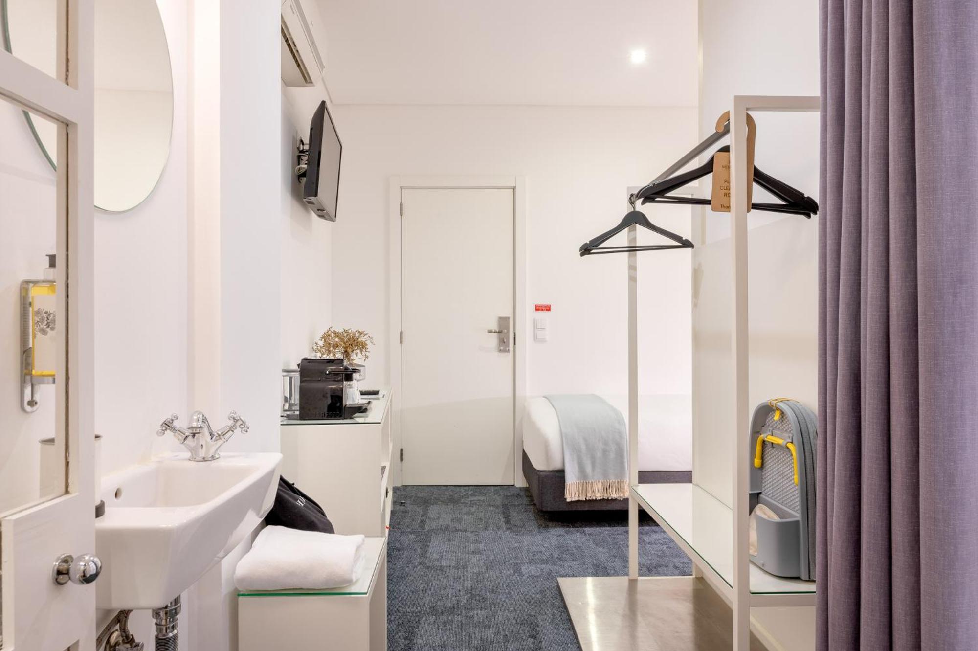Budget Interior Single Room