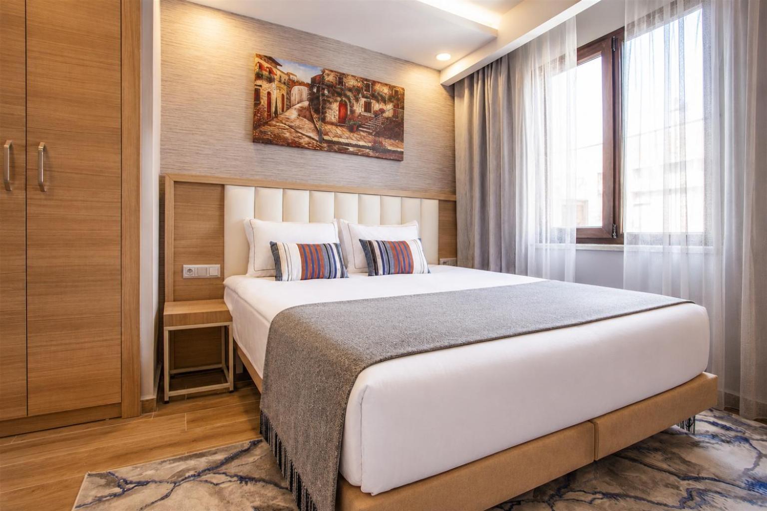 Deluxe Double or Twin Room