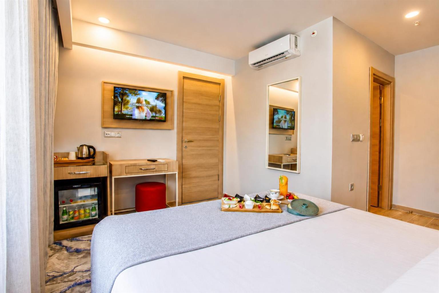 Deluxe Double or Twin Room
