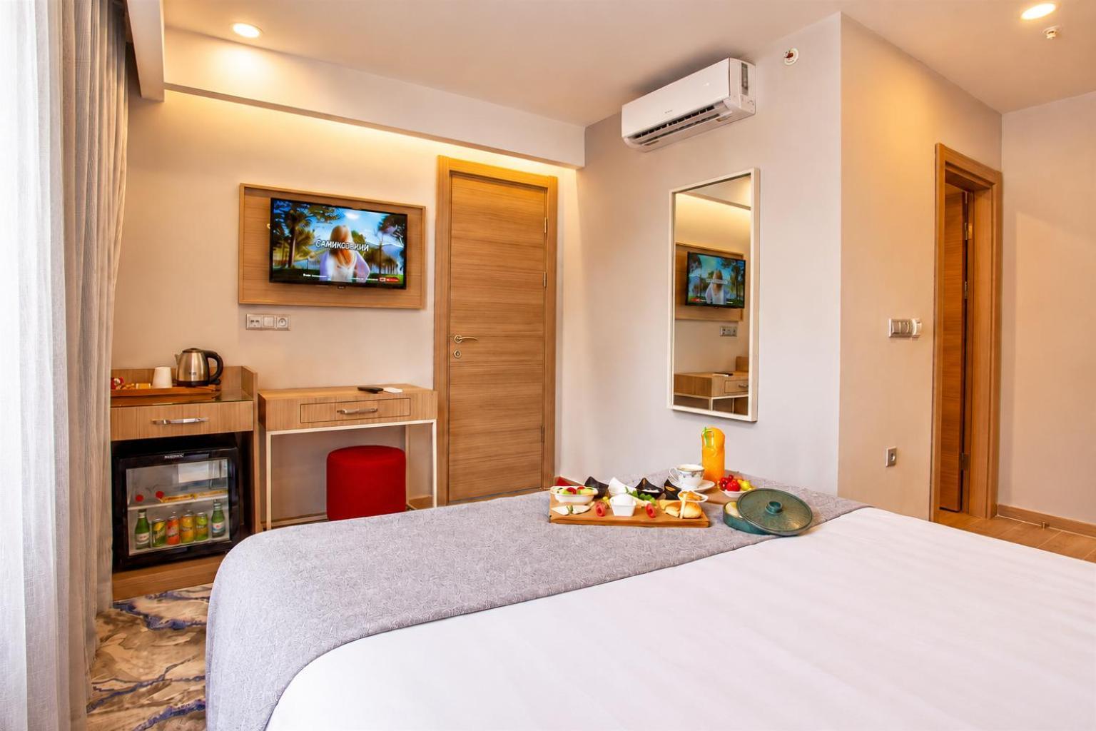 Deluxe Double or Twin Room