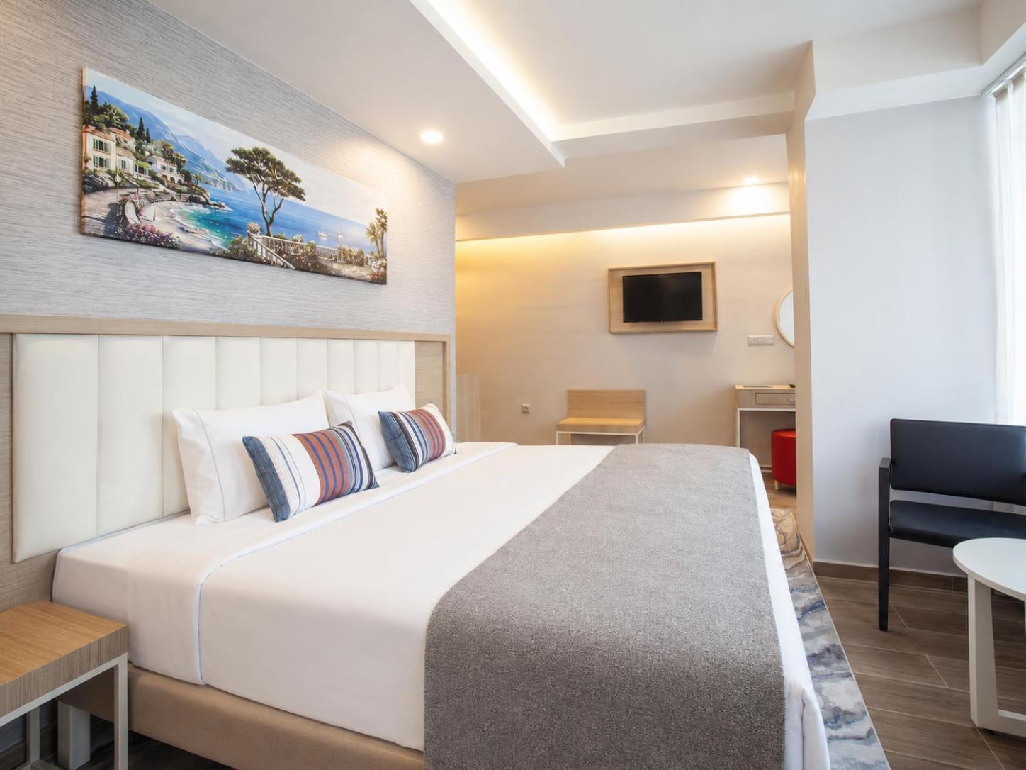Deluxe Suite