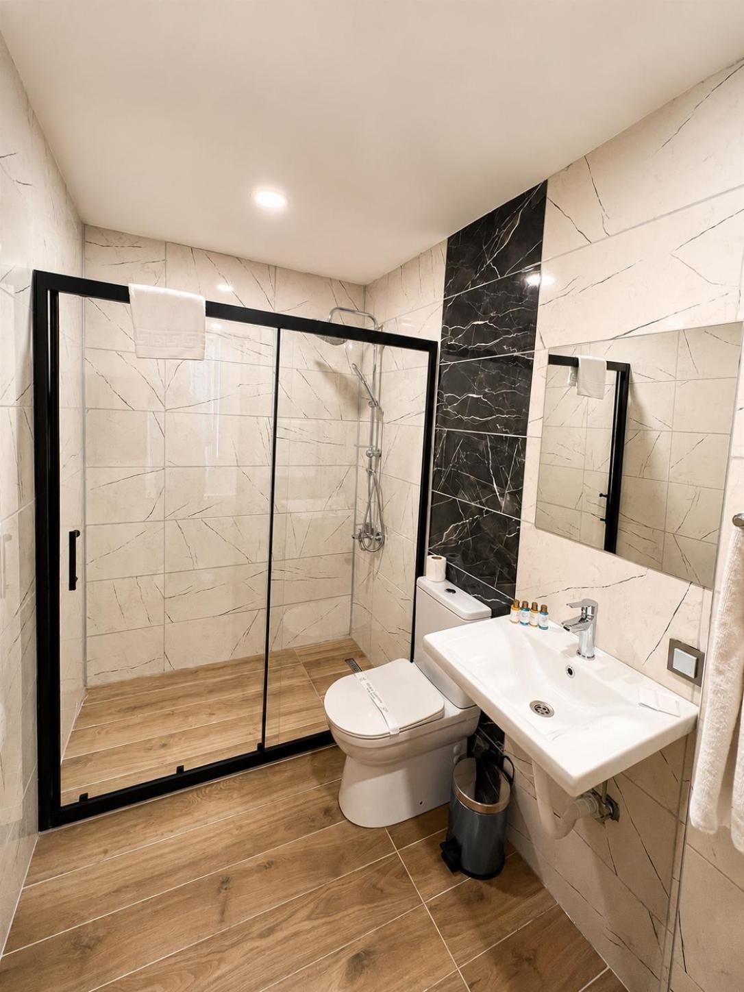 King Suite Spa Bath