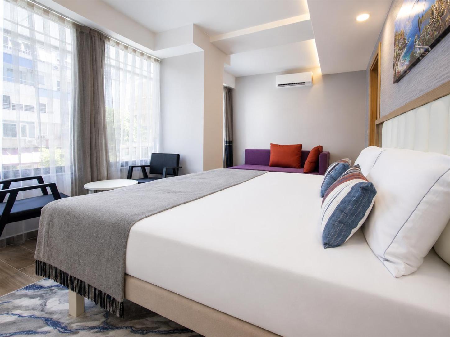 Deluxe Suite