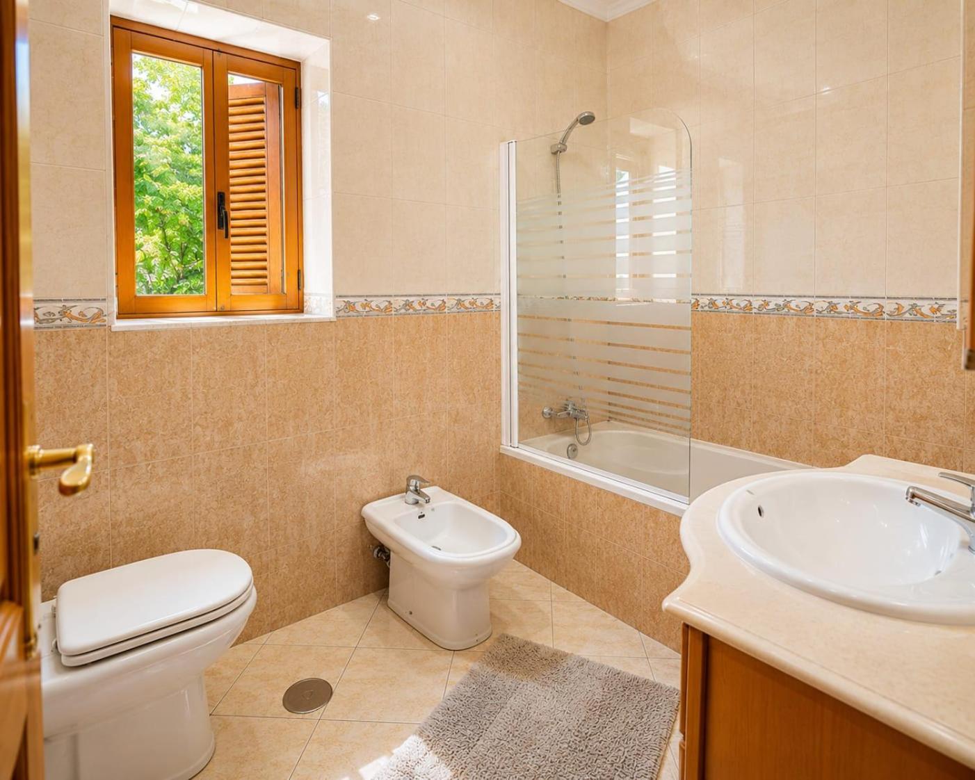 Double Room Private Bathroom