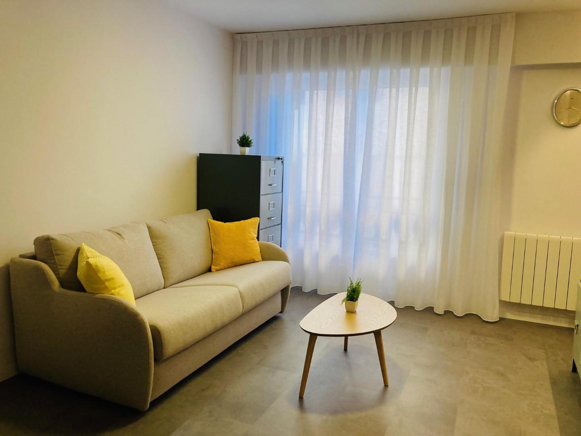 One-Bedroom Apartment