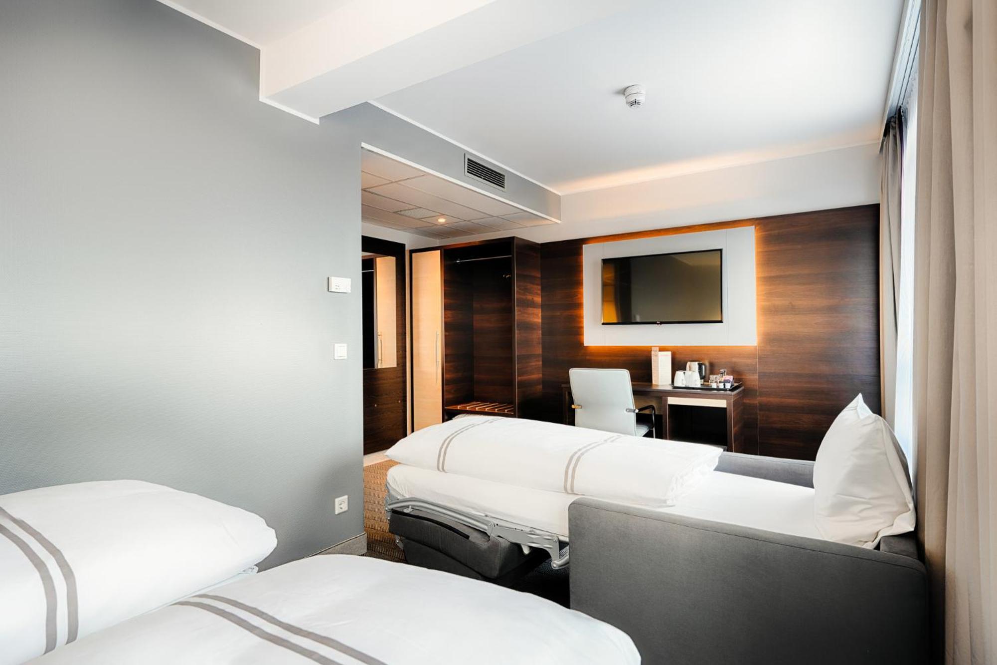 Family Room a double bed 1 single beds
