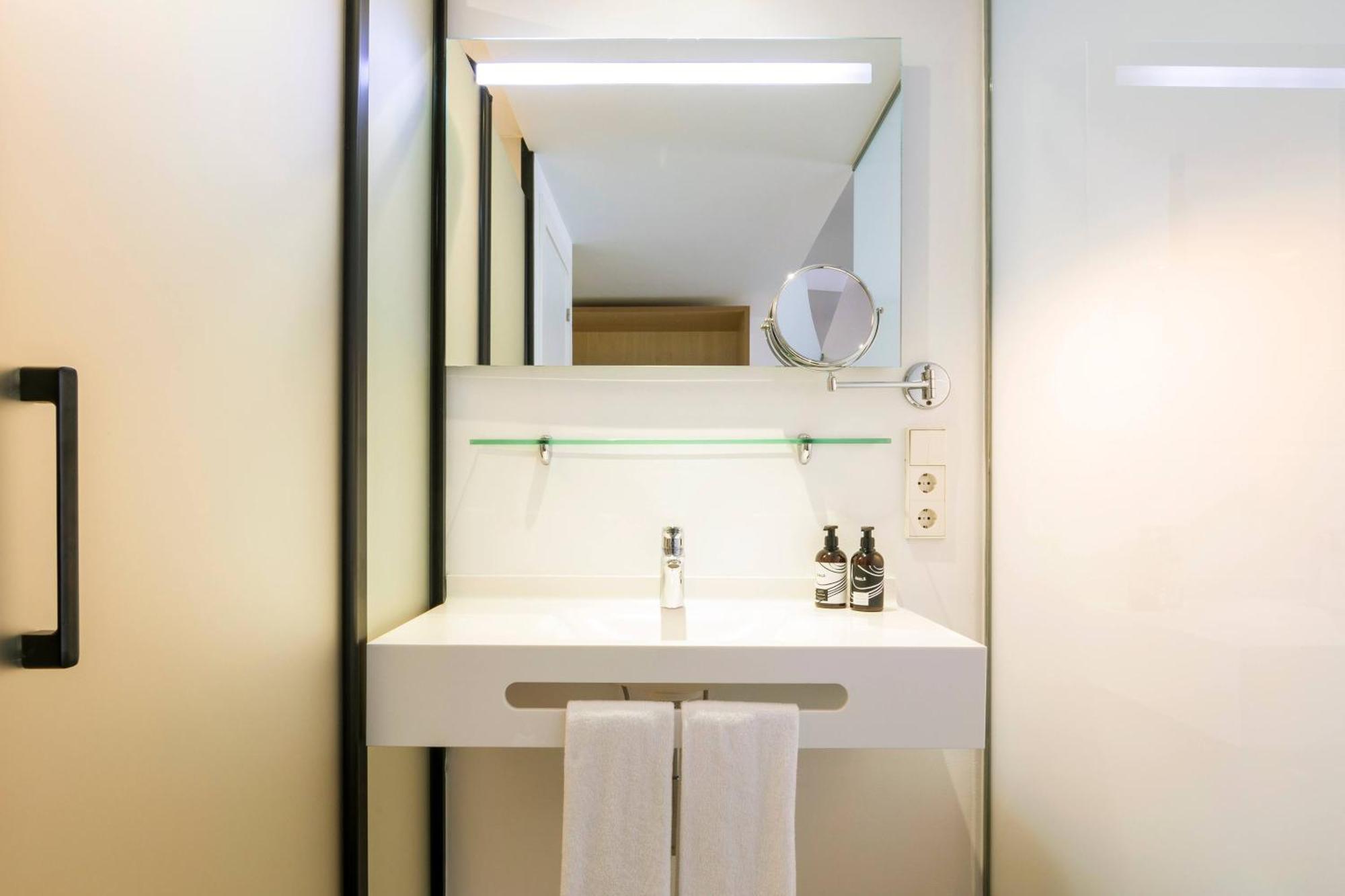 Superior Double Room,1772882453:JPEG