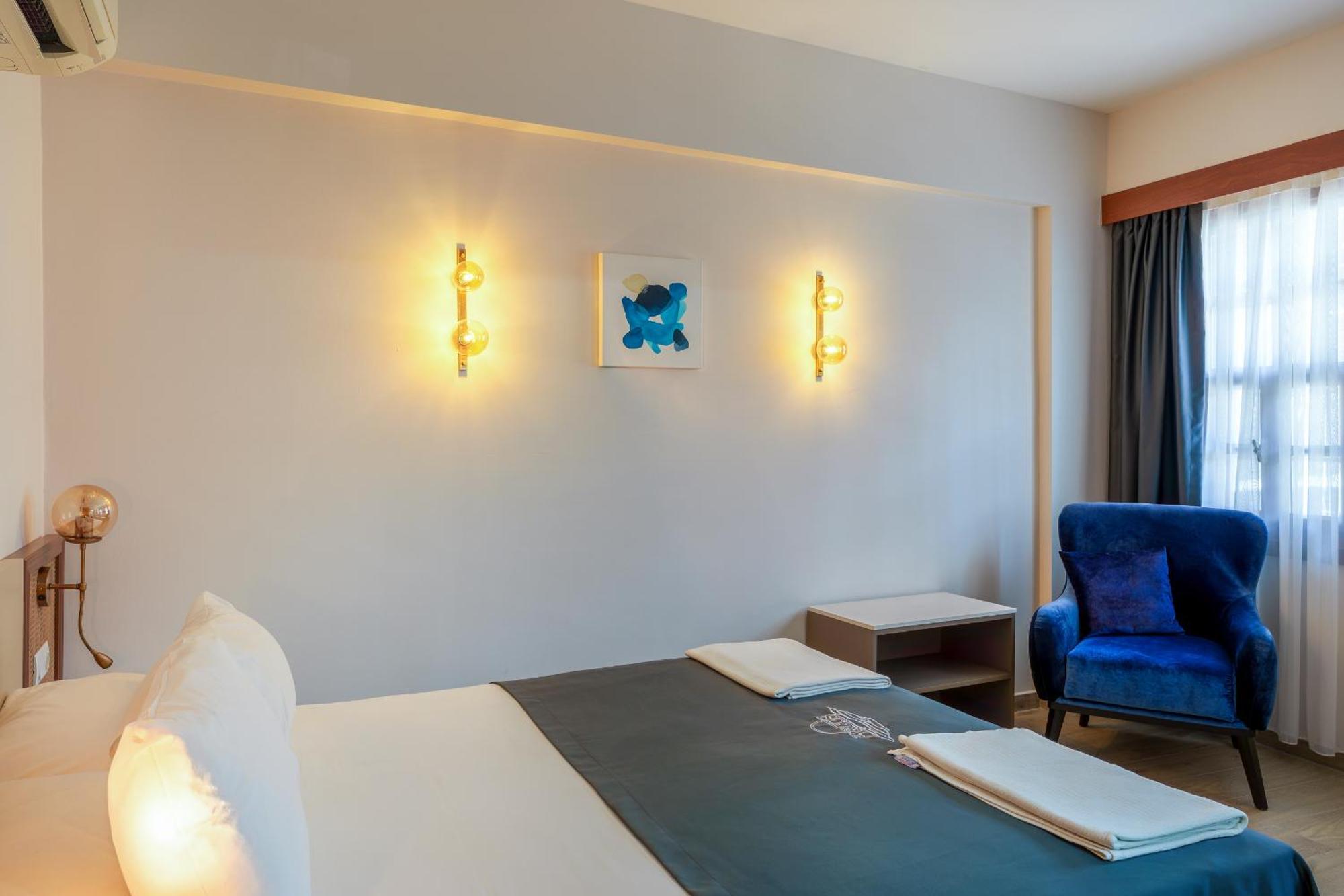 Standard Deluxe Double or Twin Room