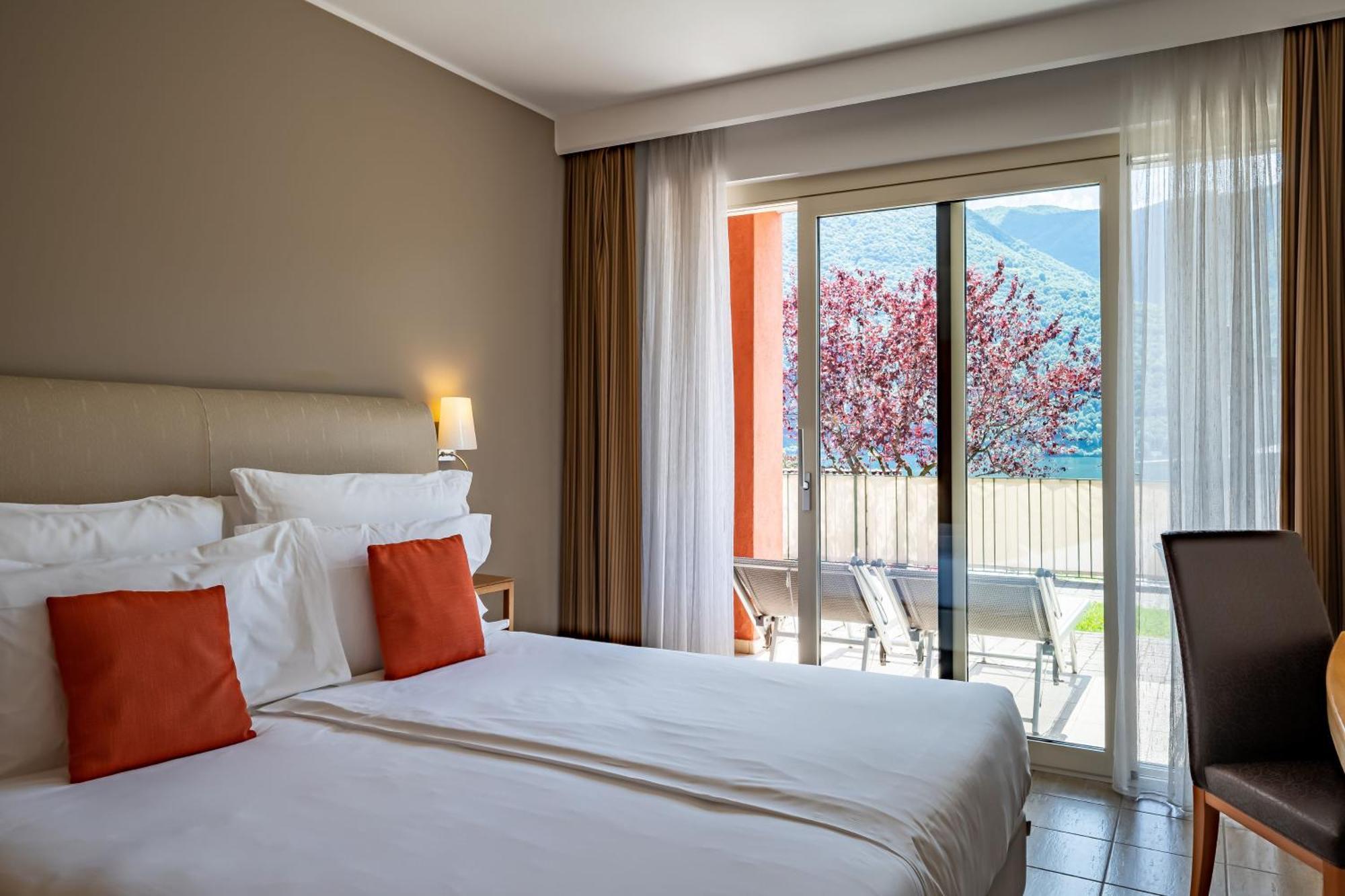 One-Bedroom Suite Lake View