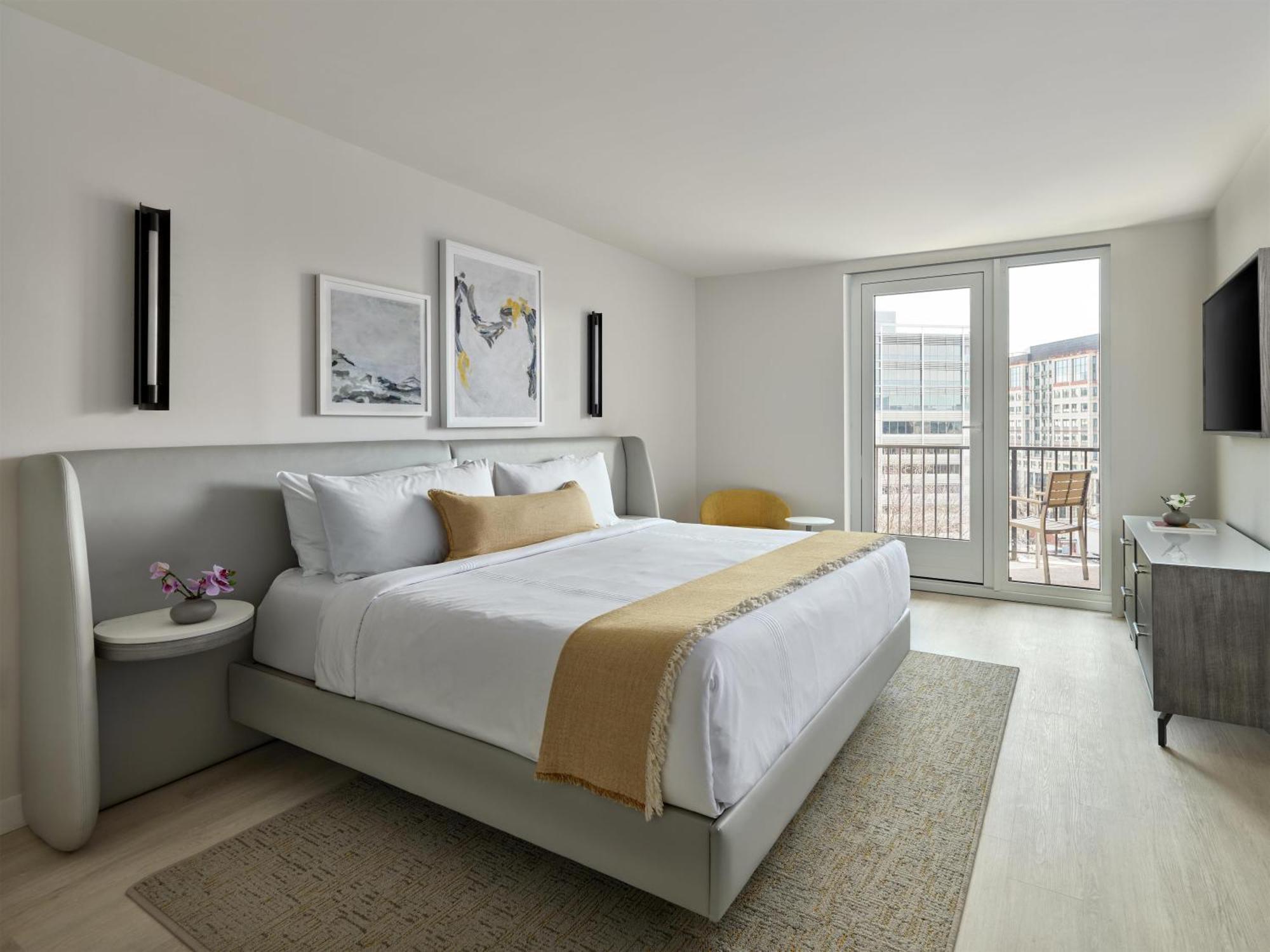 King Room Furnished Balcony
