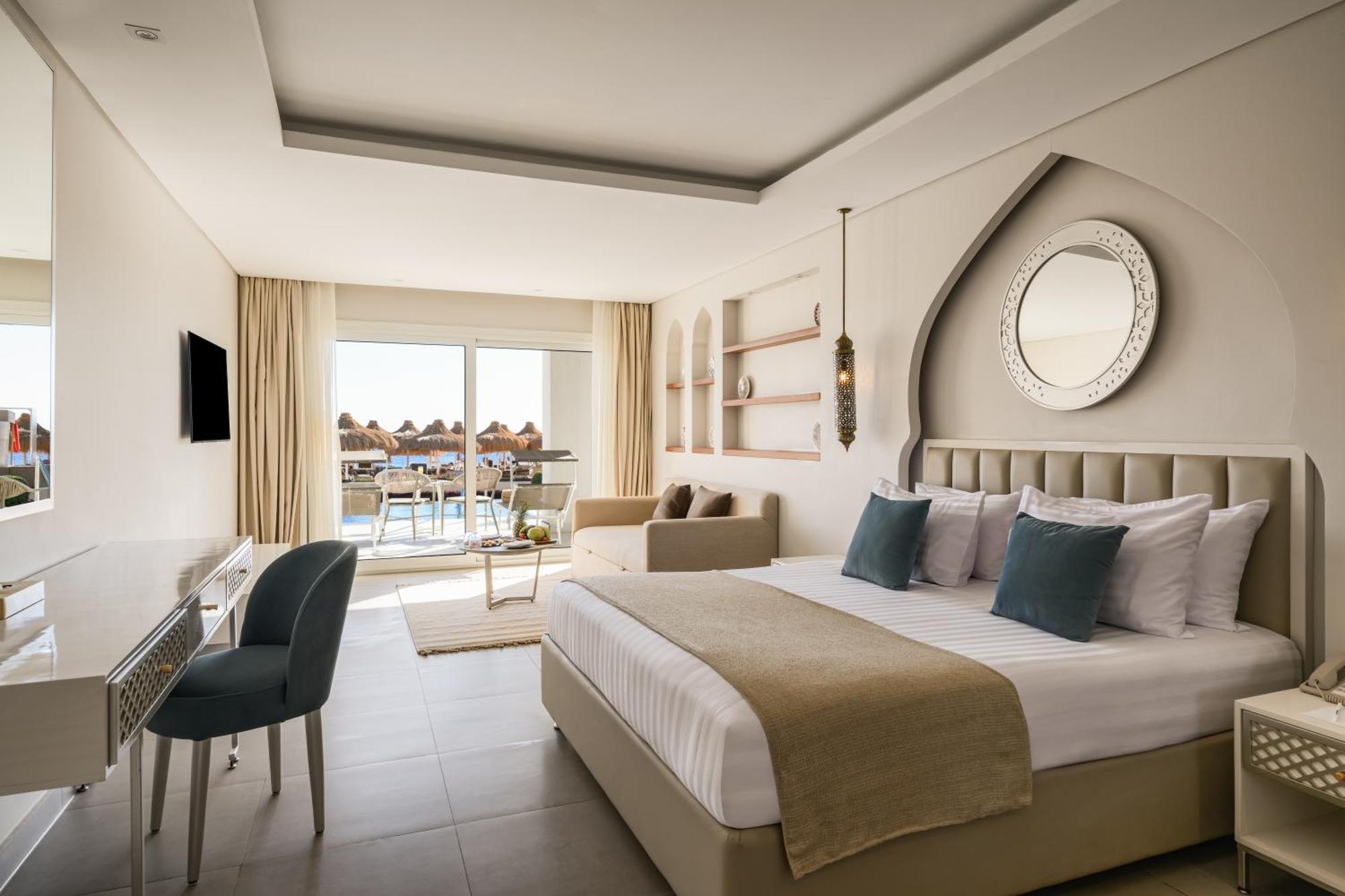 Junior Swim-Up Suite